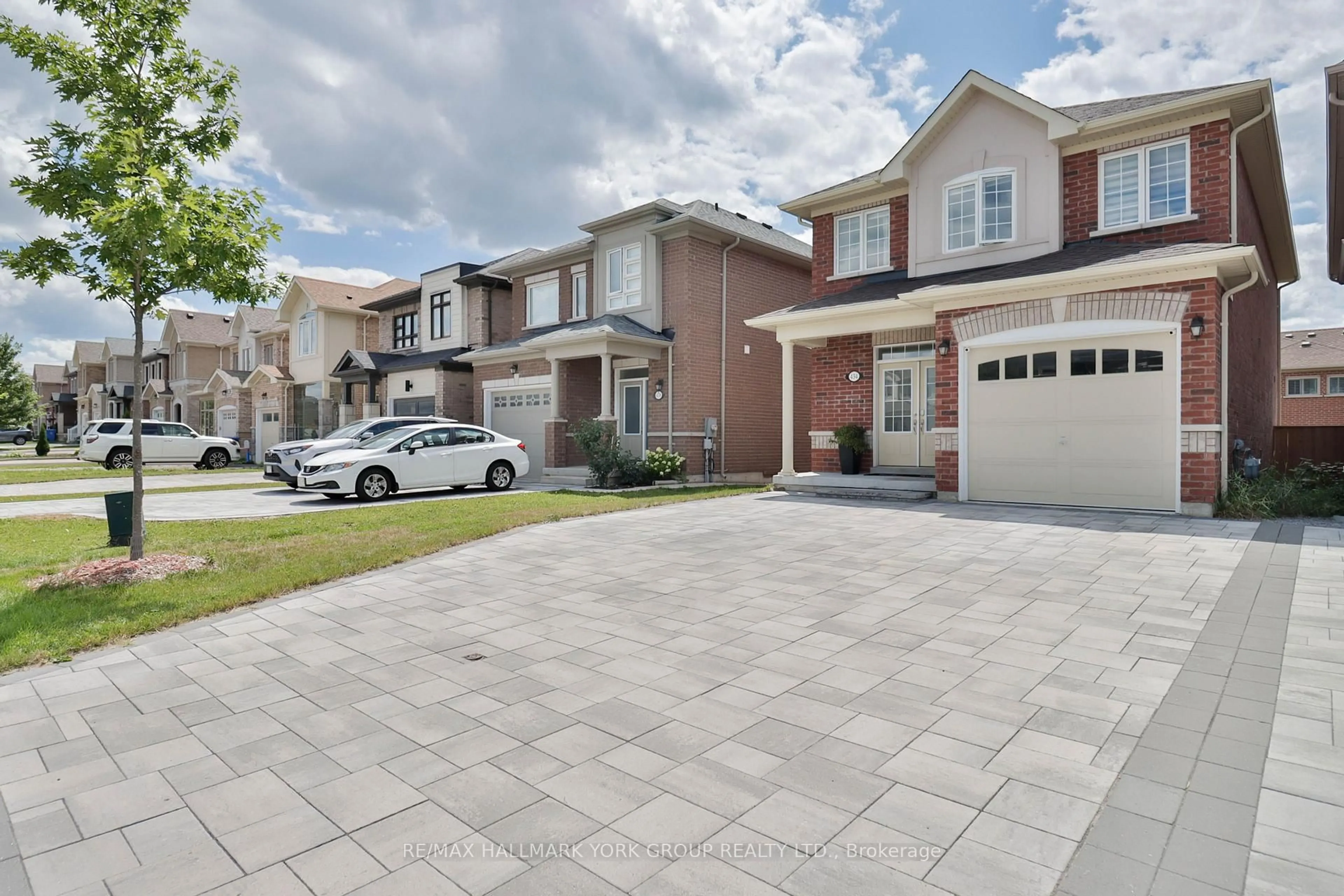 Unknown for 434 Ritas Ave, Newmarket Ontario L3X 2N1