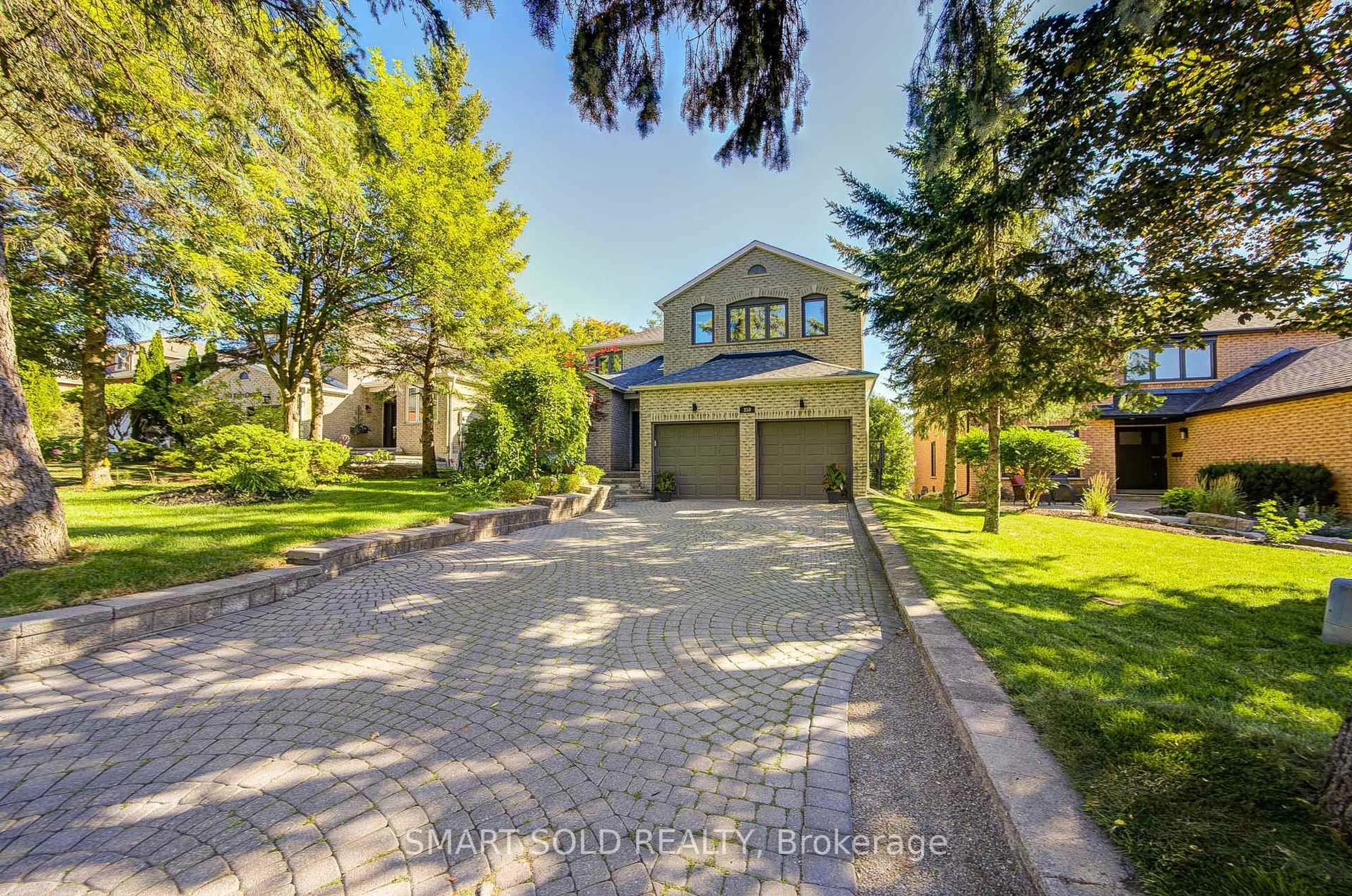 Home with brick exterior material, street for 350 Kirby Cres, Newmarket Ontario L3X 1G7