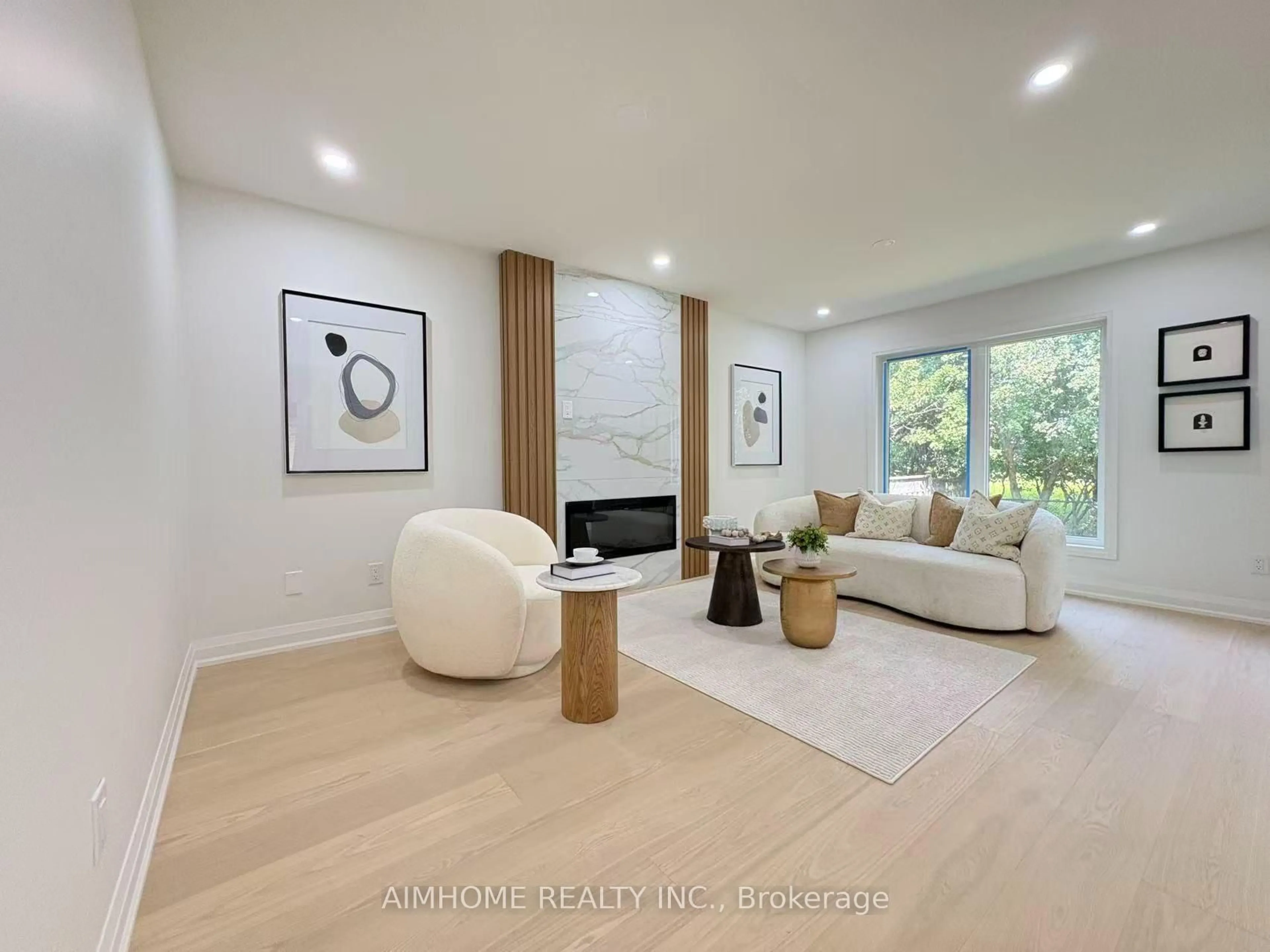 Living room with furniture, unknown for 108 Berwick Cres, Richmond Hill Ontario L4C 0B7