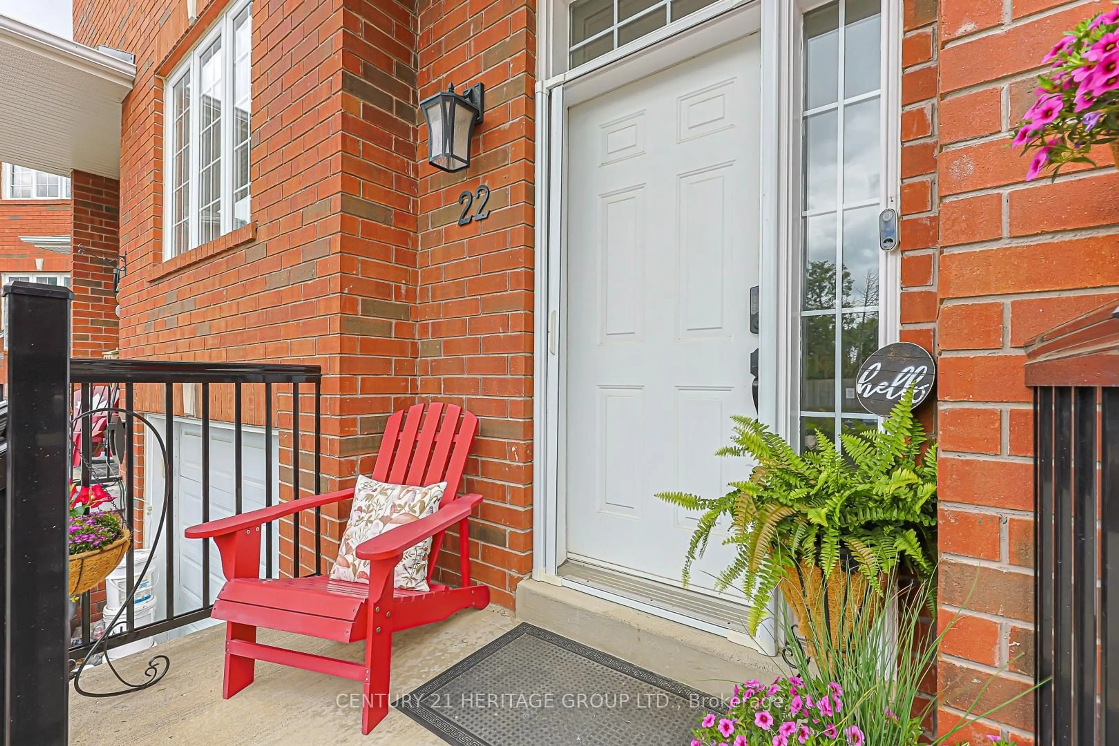 Indoor entryway for 22 Village Green Lane, Bradford West Gwillimbury Ontario L3Z 3E7