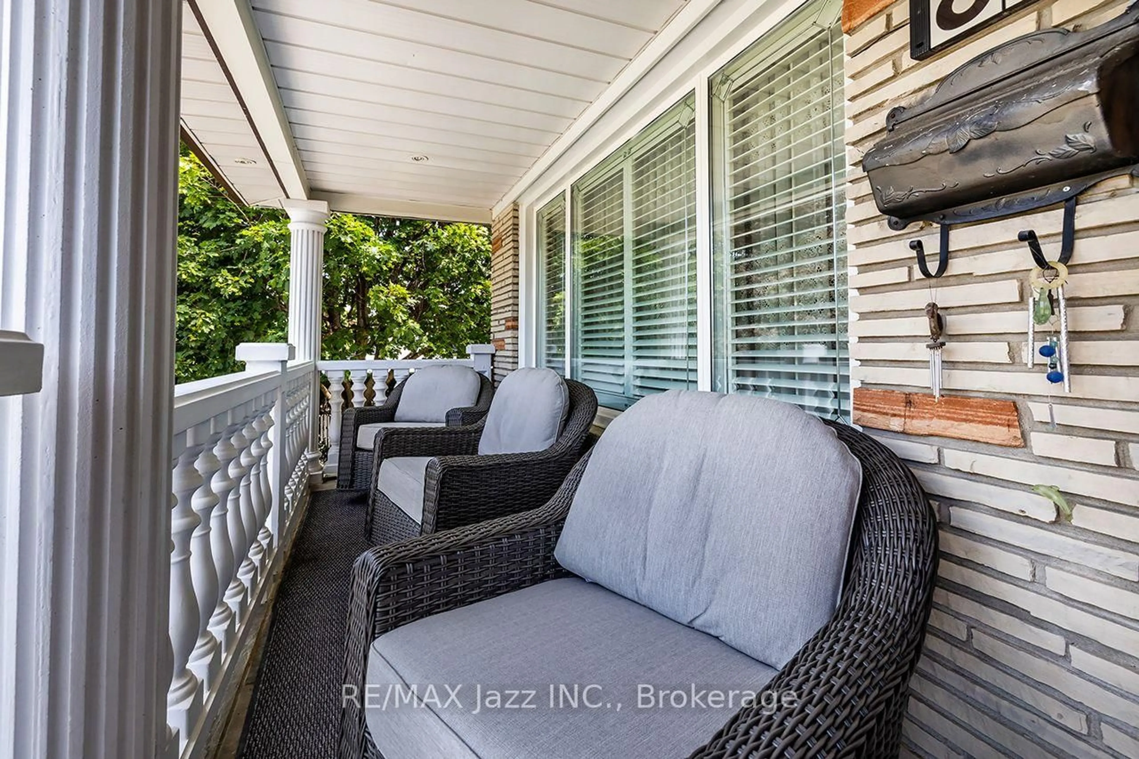 Patio, water/lake/river/ocean view for 89 Crestwood Rd, Vaughan Ontario L4J 1A7