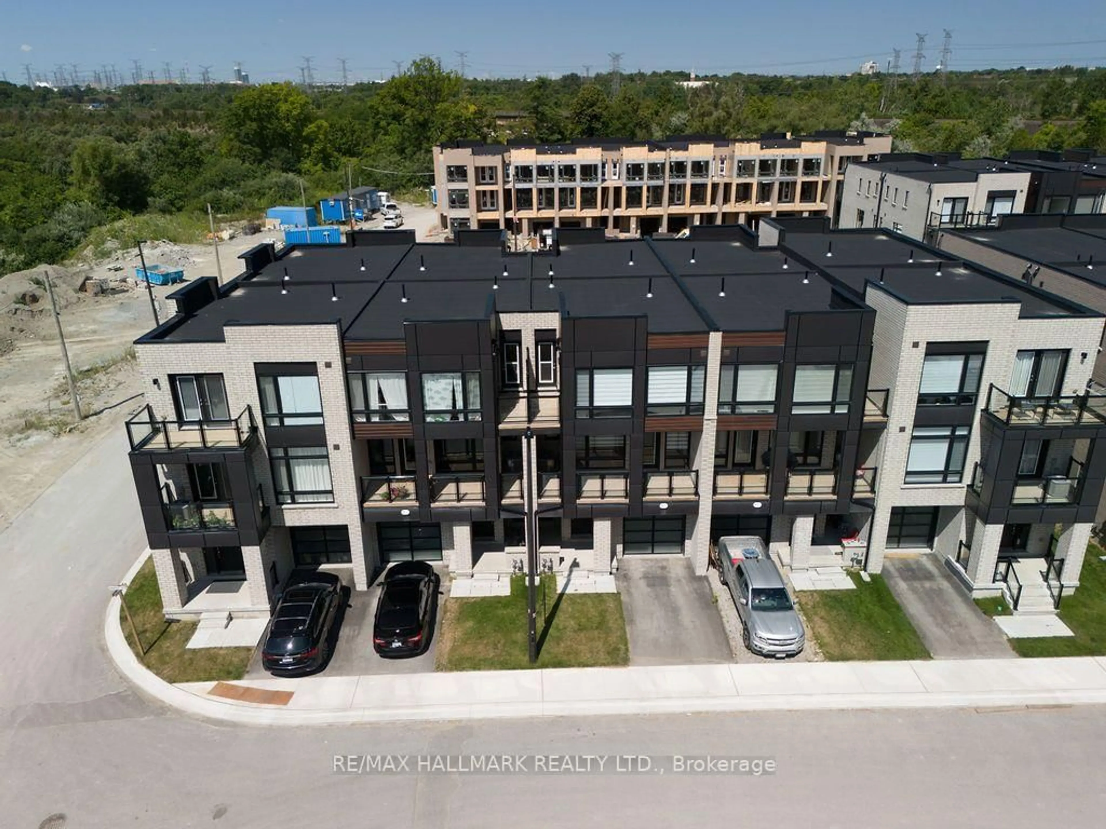 A pic from outside/outdoor area/front of a property/back of a property/a pic from drone, unknown for 12 Dandara Gate, Vaughan Ontario L4L 1V8