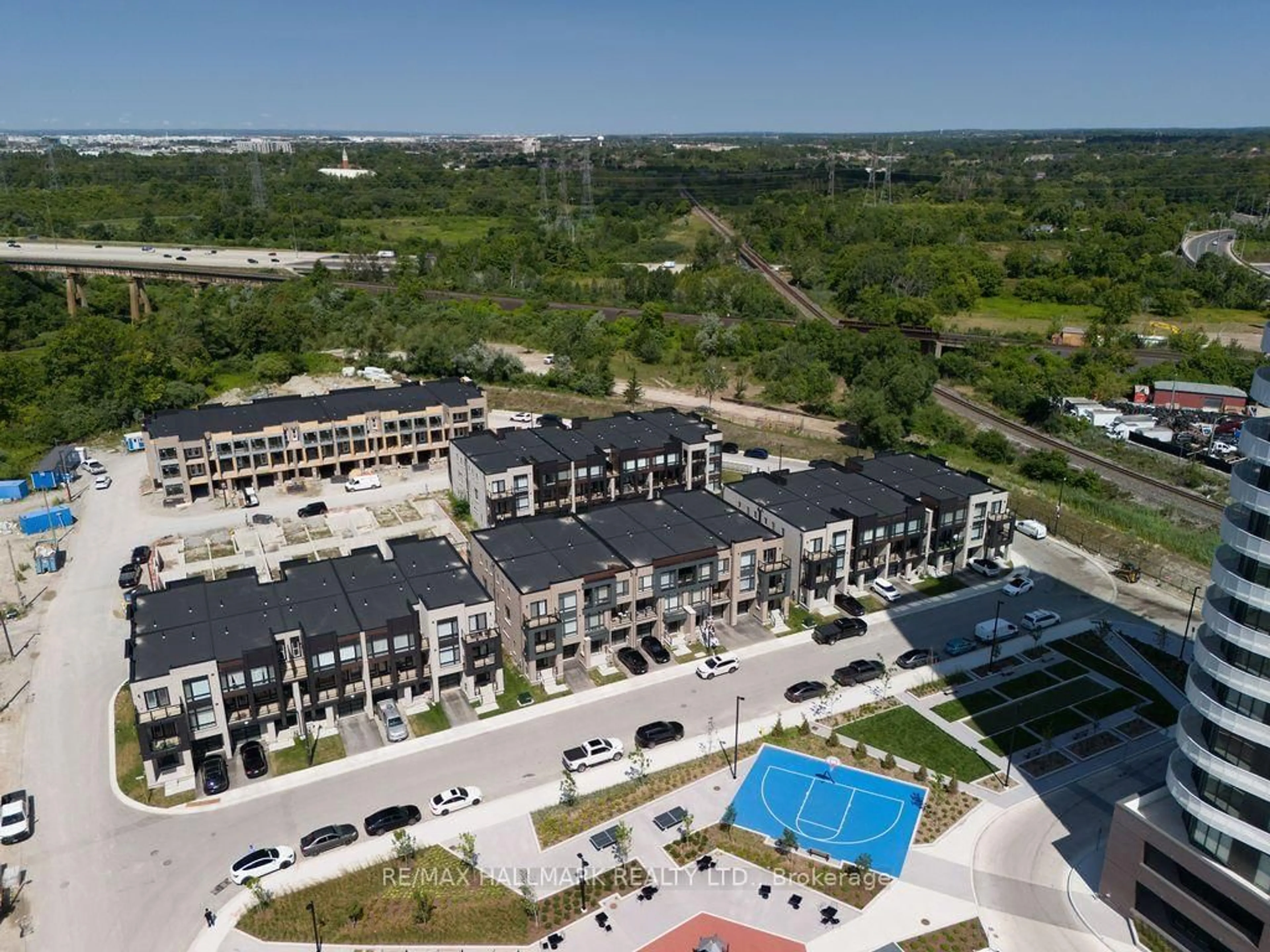 A pic from outside/outdoor area/front of a property/back of a property/a pic from drone, unknown for 12 Dandara Gate, Vaughan Ontario L4L 1V8