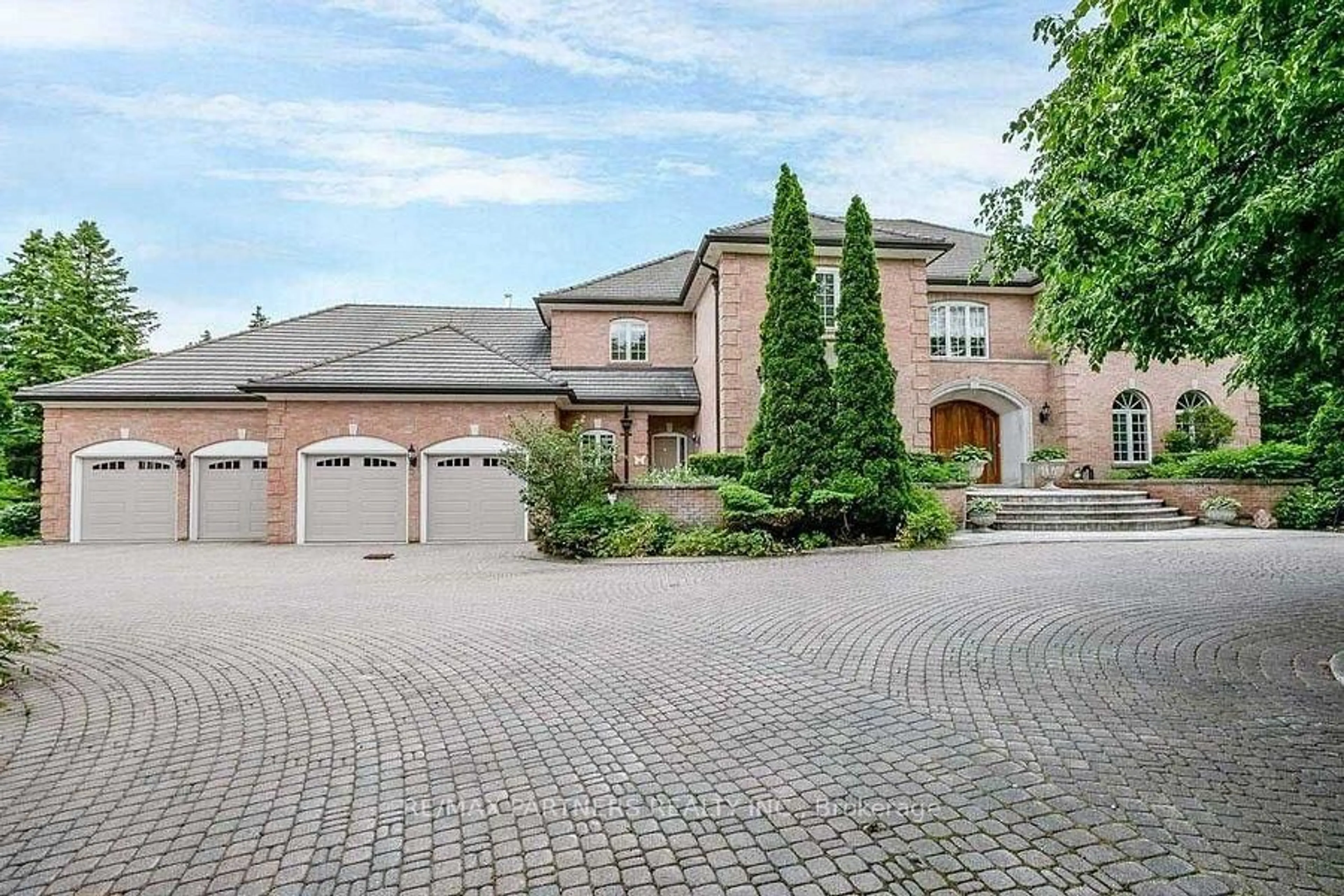 Home with brick exterior material, street for 11 Jarvis Ave, Aurora Ontario L4G 6W8