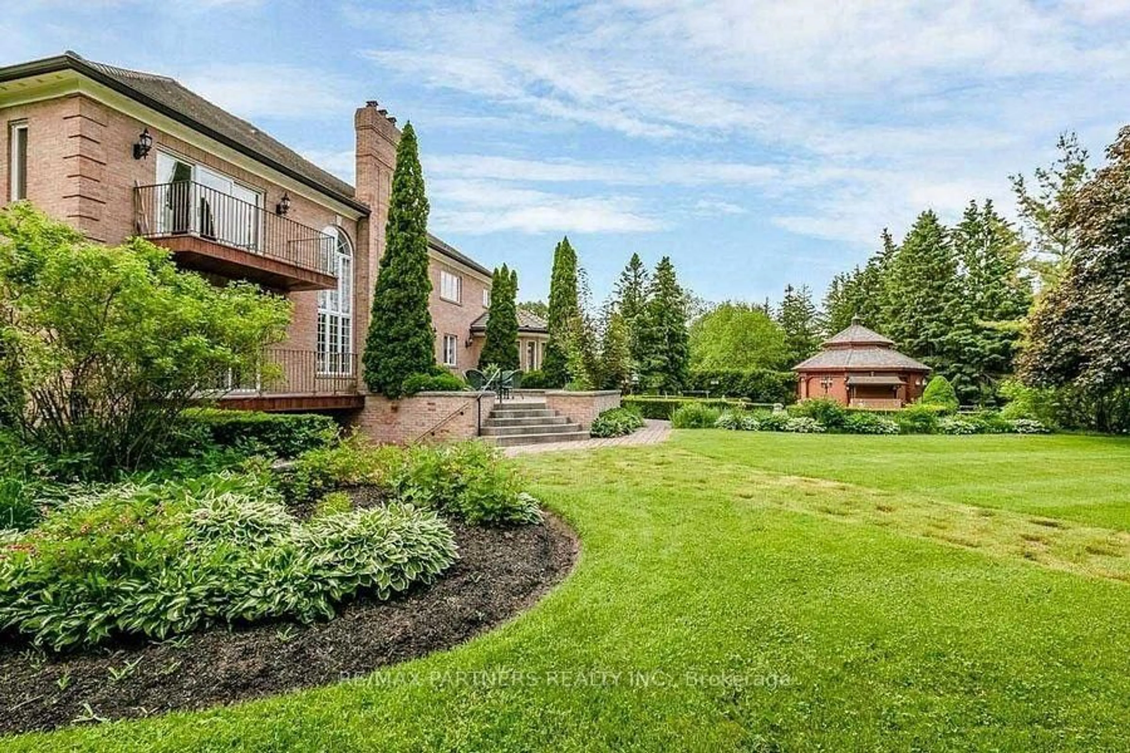 Patio, unknown for 11 Jarvis Ave, Aurora Ontario L4G 6W8