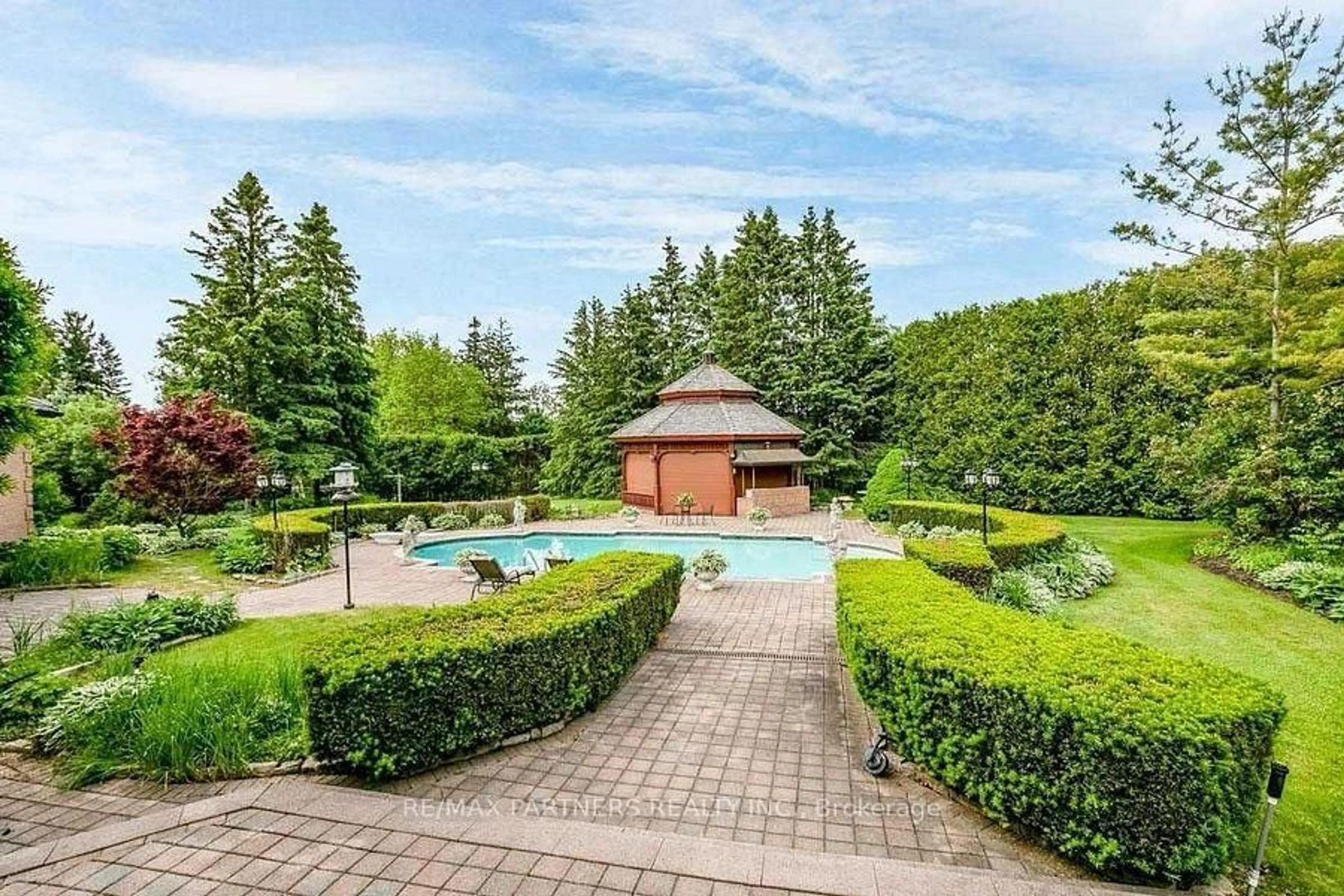 Pool for 11 Jarvis Ave, Aurora Ontario L4G 6W8