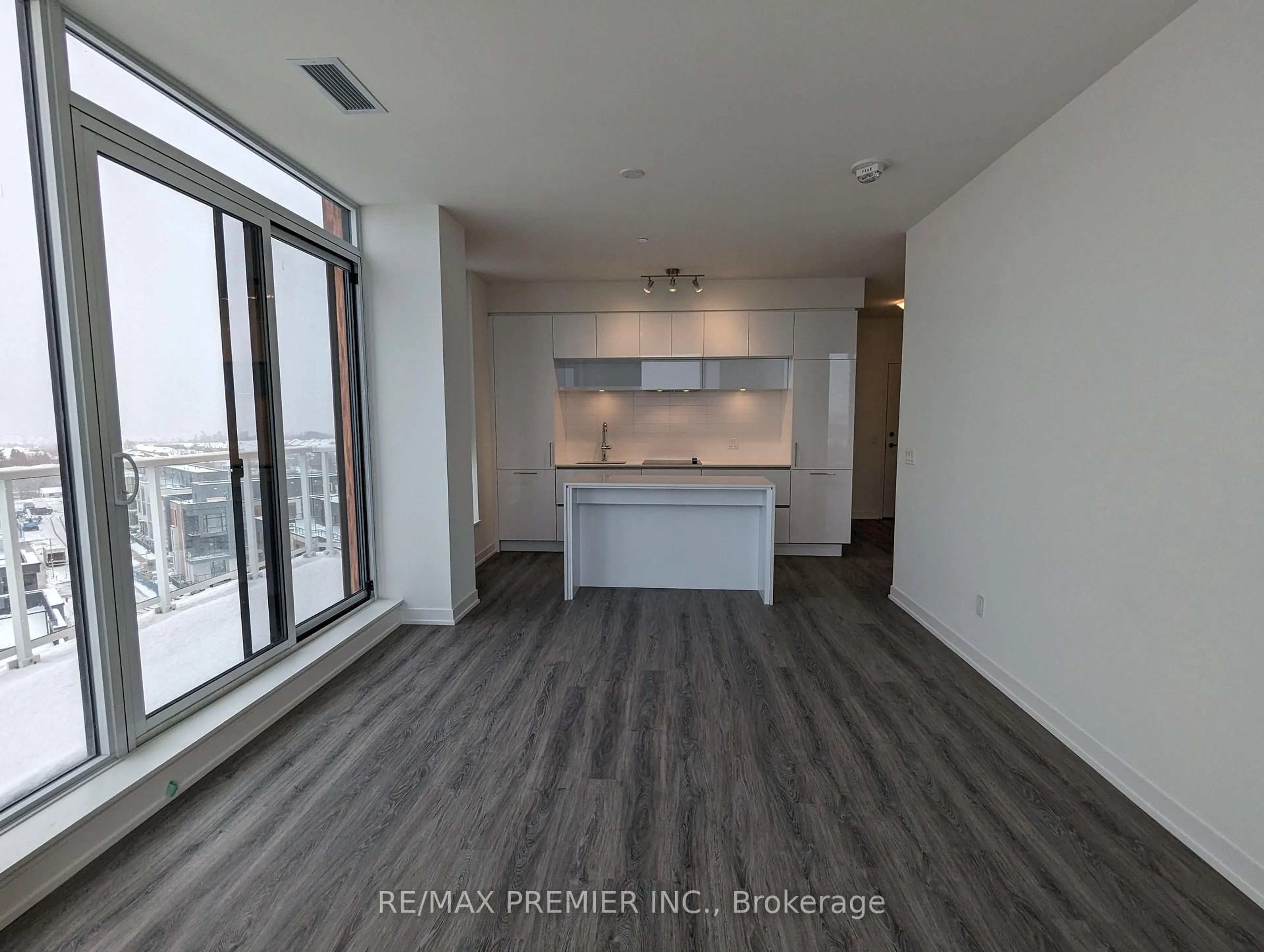 A pic of a room for 6 David Eyer Rd #811, Richmond Hill Ontario L4S 0N5