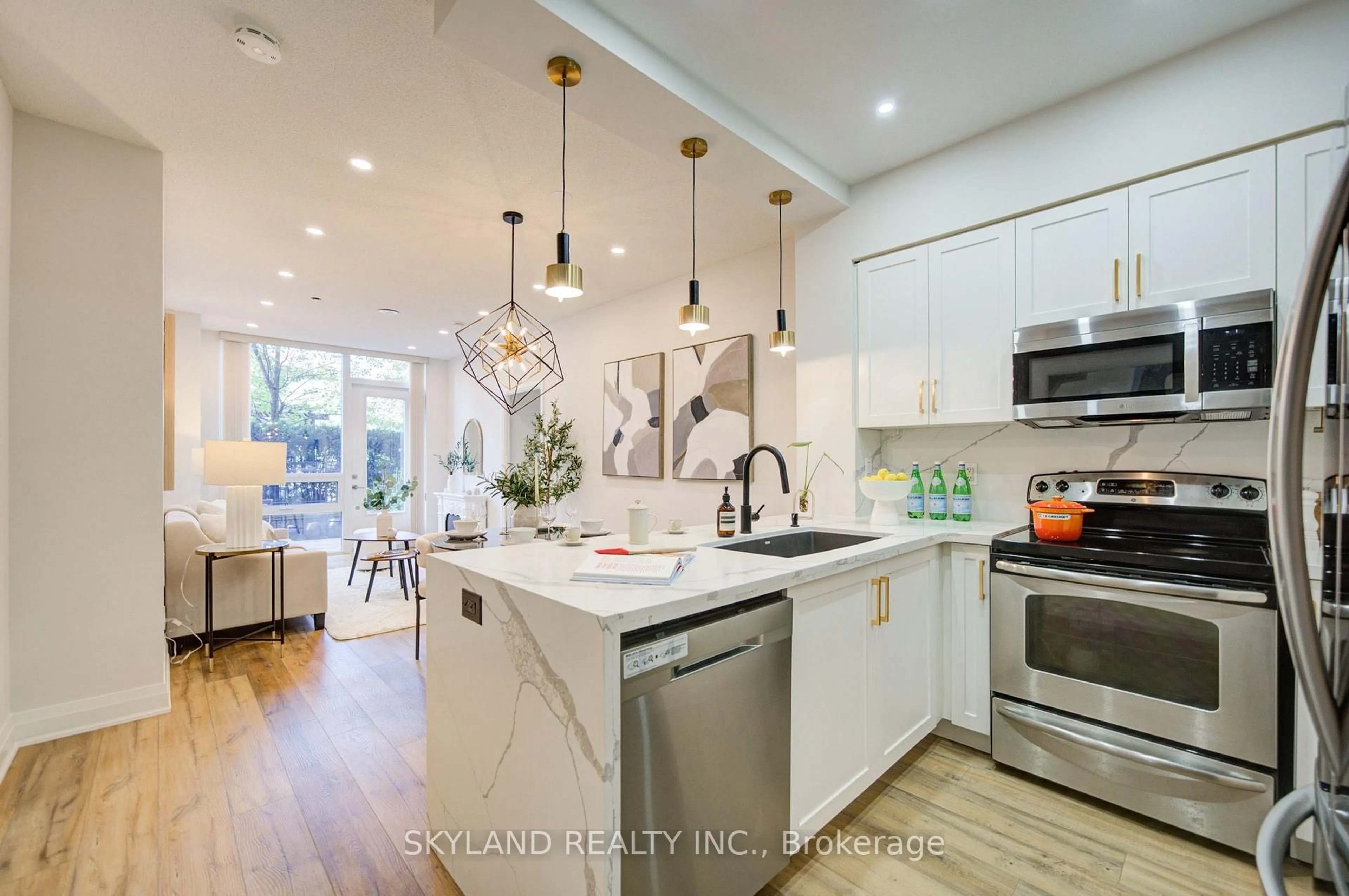 Open concept kitchen, ceramic/tile floor for 520 Steeles Ave #102, Vaughan Ontario L4J 0H2