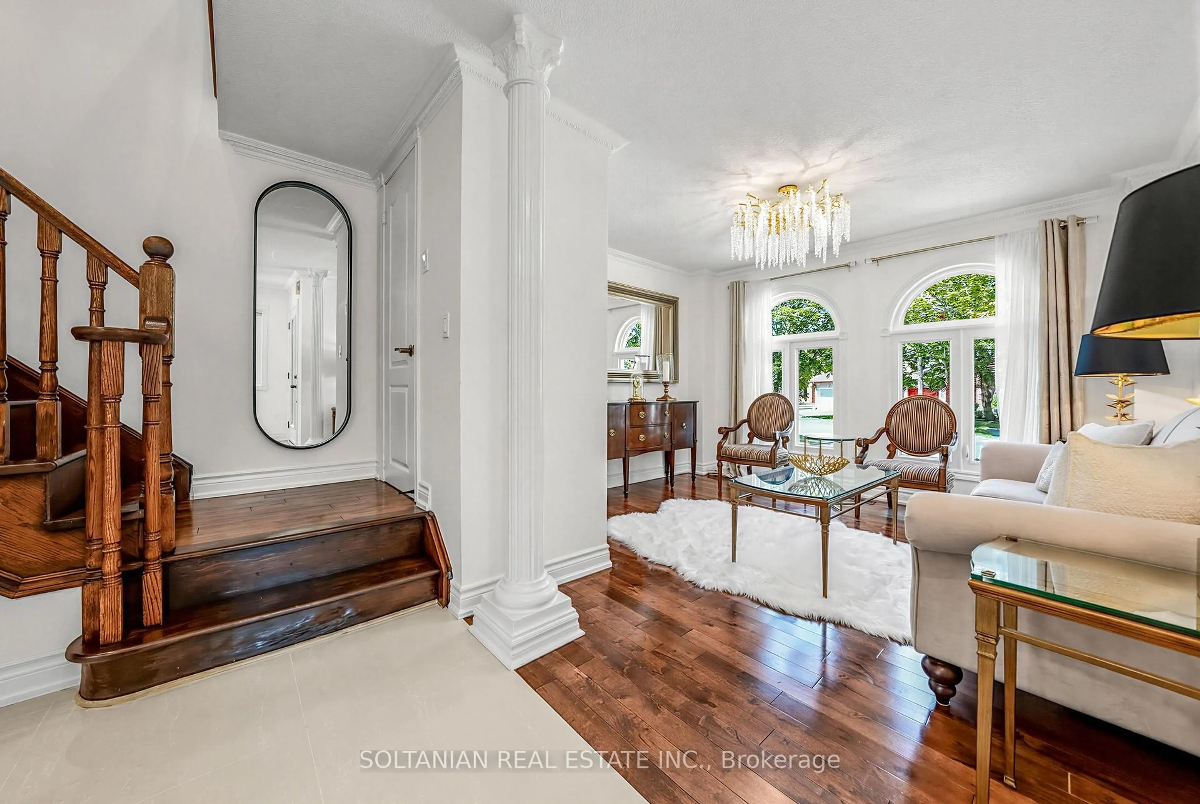 Indoor entryway for 45 Mistleflower Crt, Richmond Hill Ontario L4E 3T9