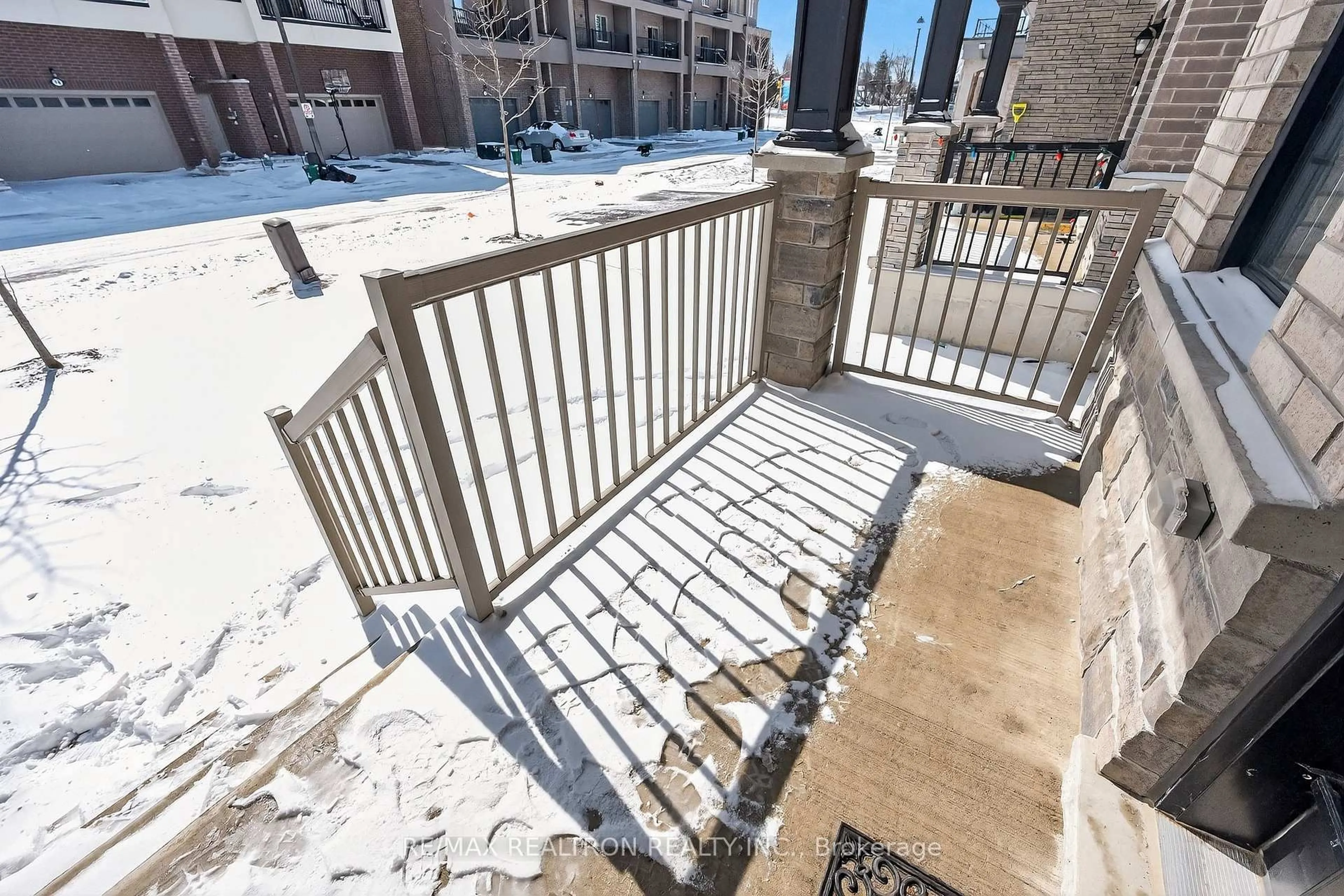 Patio, unknown for 9 Alan Williams Tr, Uxbridge Ontario L9P 0R5