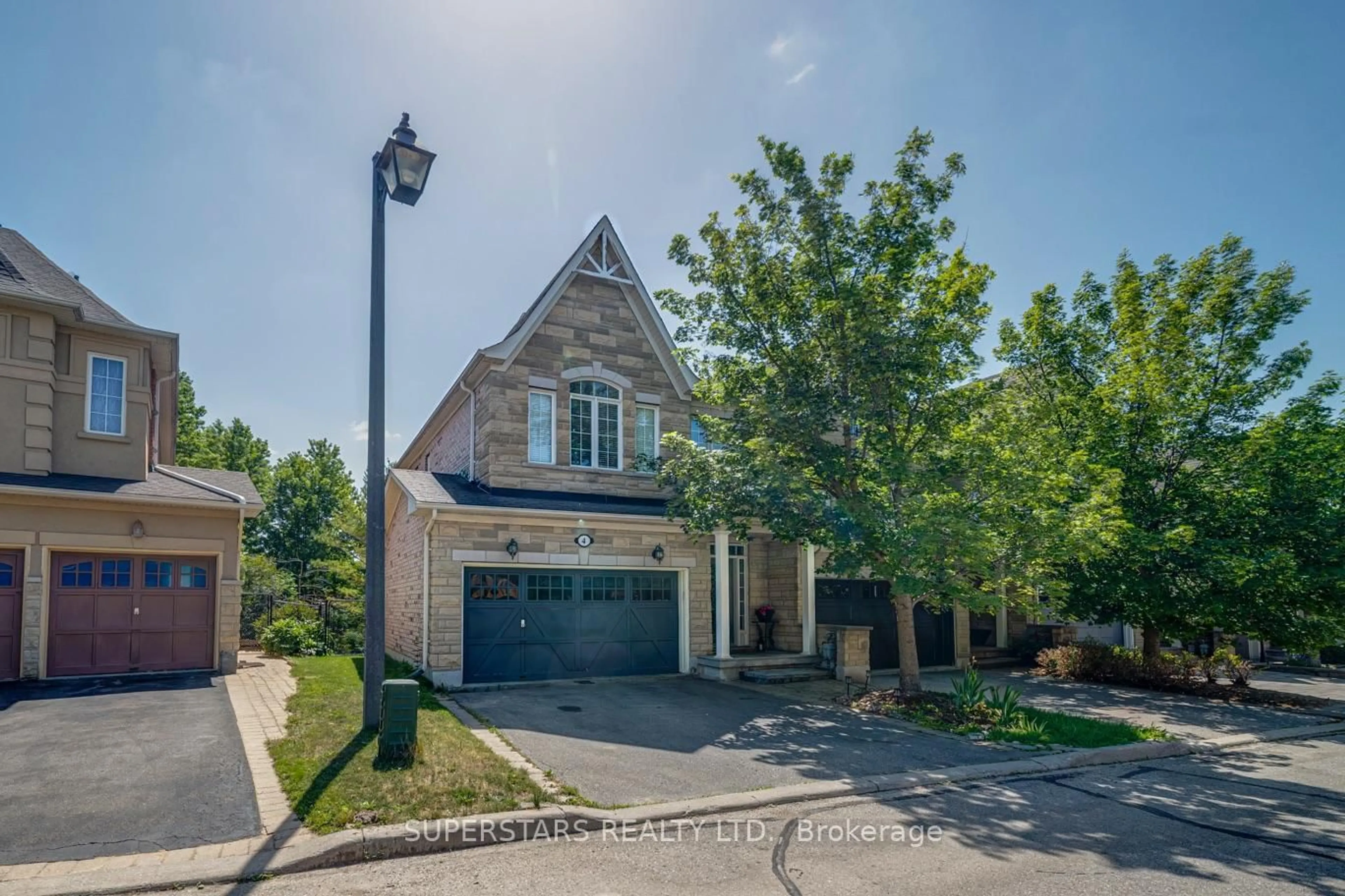 Home with brick exterior material, street for 280 Paradelle Dr #4, Richmond Hill Ontario L4E 0C9
