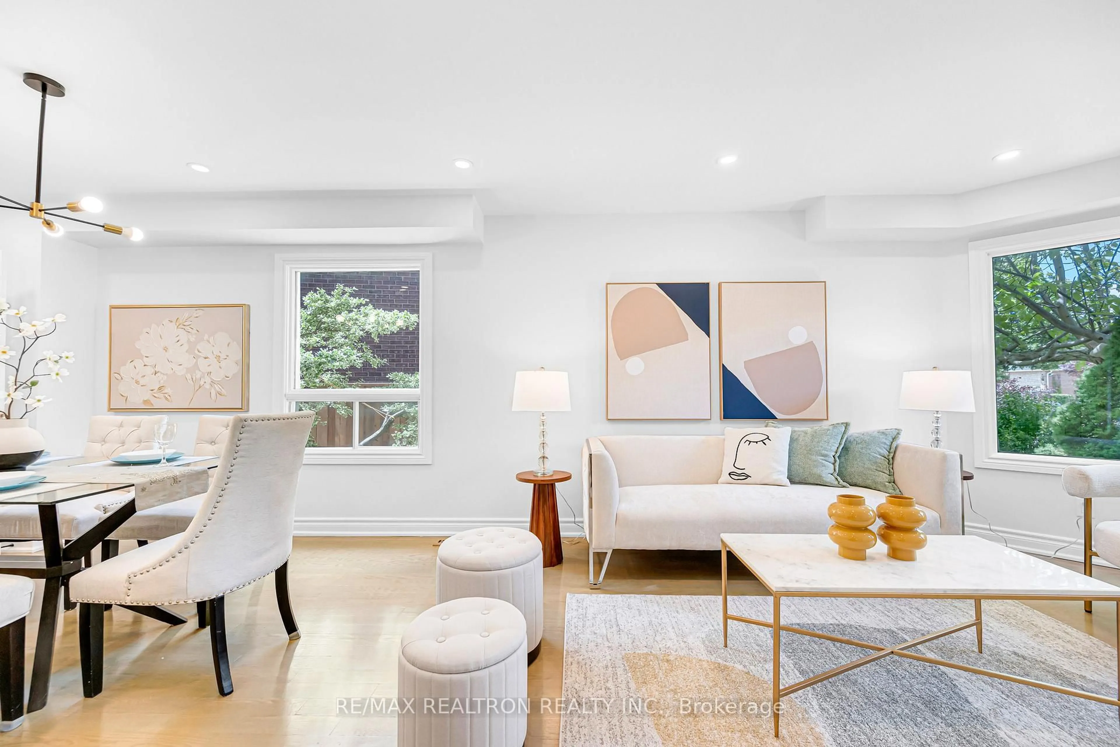 Living room with furniture, unknown for 278 Bernard Ave, Richmond Hill Ontario L4S 1C9
