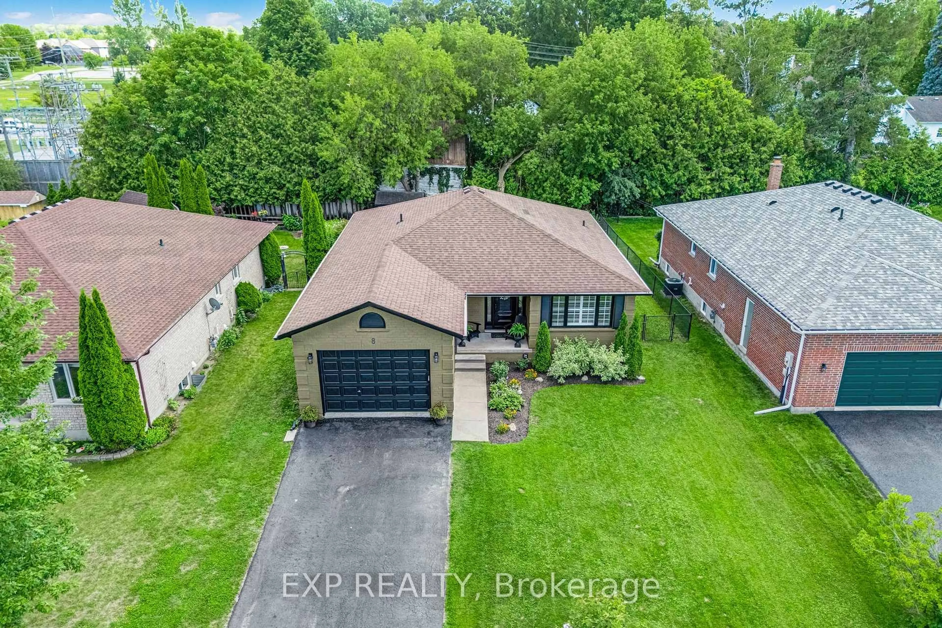A pic from outside/outdoor area/front of a property/back of a property/a pic from drone, water/lake/river/ocean view for 8 Low Blvd, Uxbridge Ontario L9P 1W7