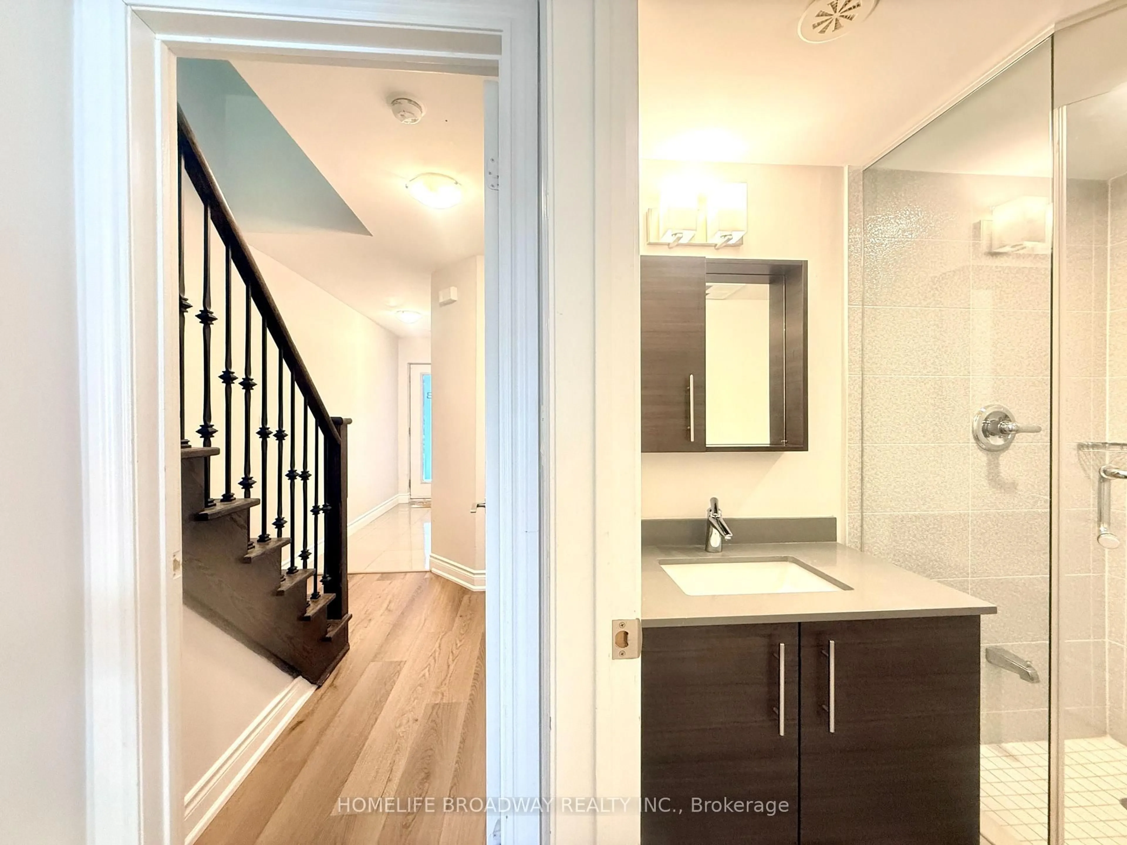 Contemporary bathroom, unknown for 303 South Park Rd, Markham Ontario L3T 7W1