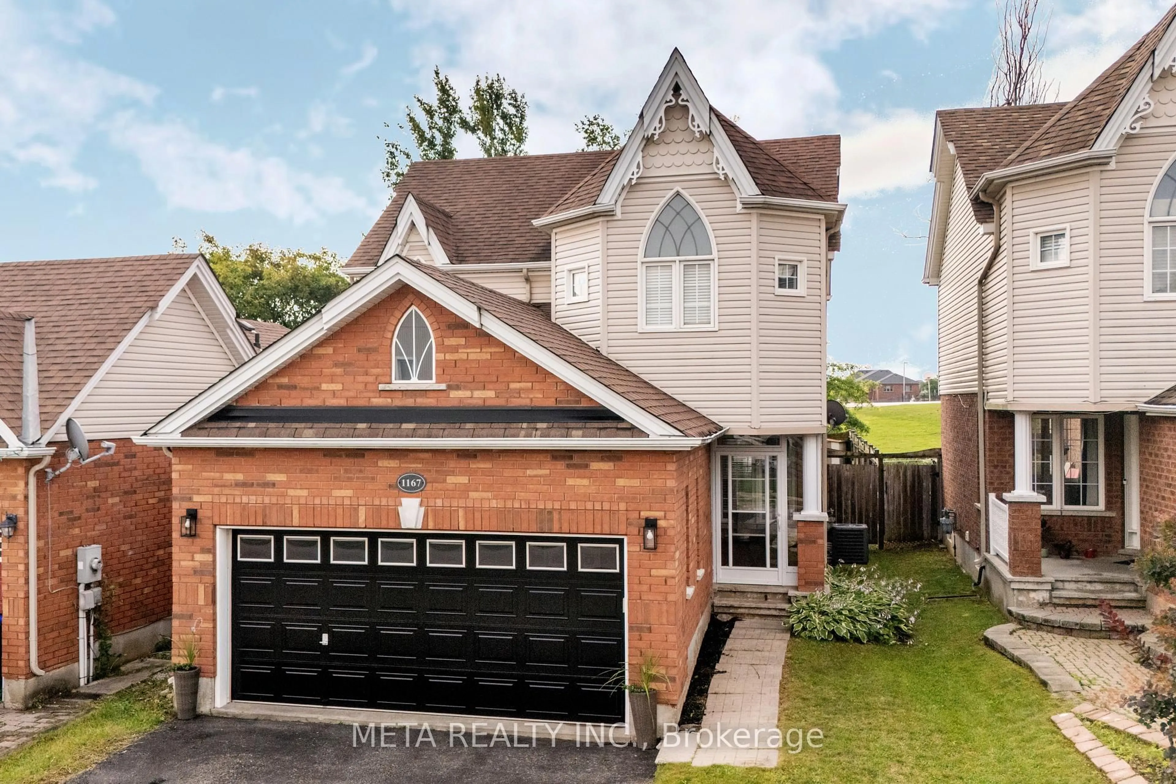 Home with brick exterior material, street for 1167 Booth Ave, Innisfil Ontario L9S 4W2