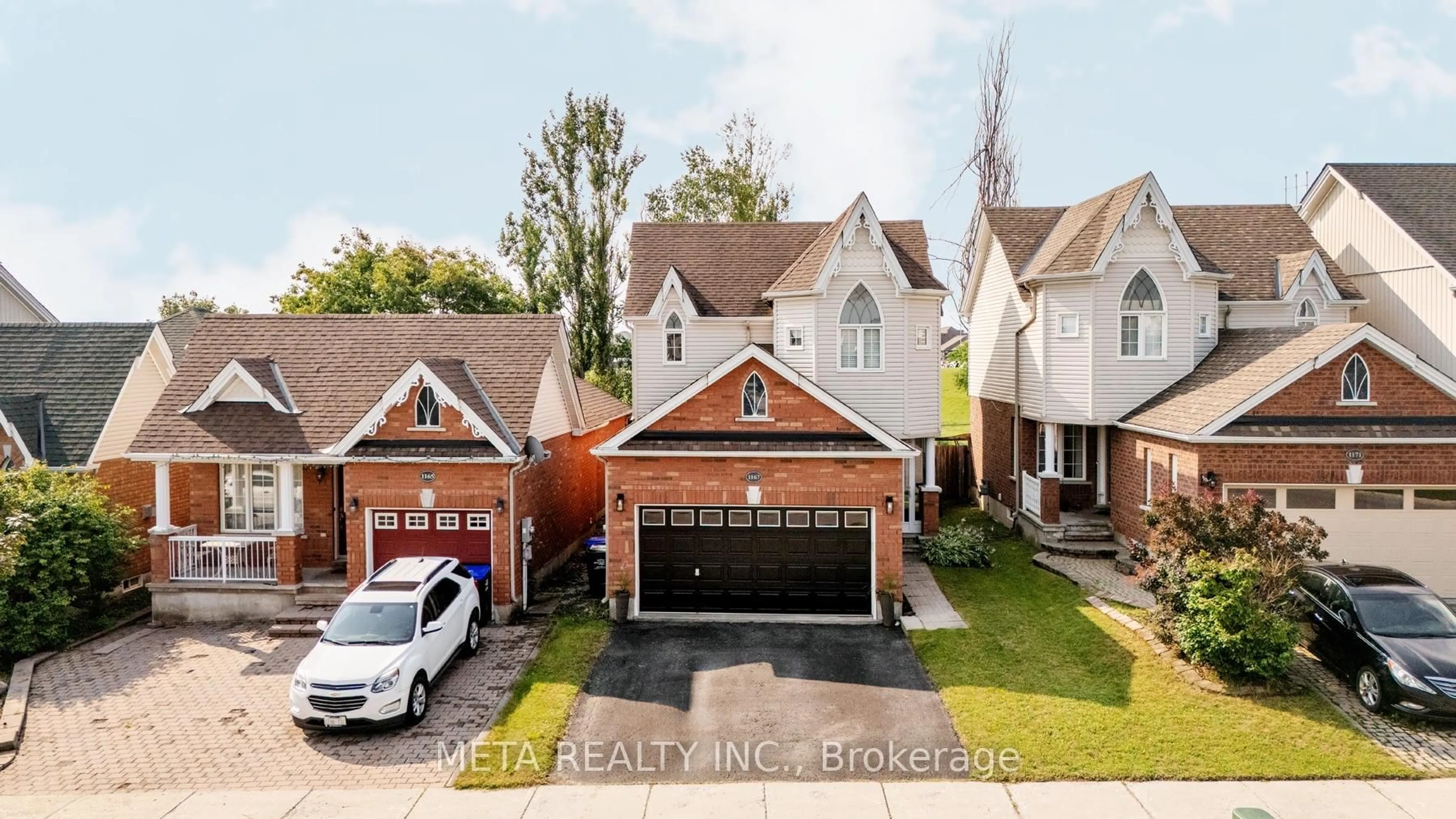 A pic from outside/outdoor area/front of a property/back of a property/a pic from drone, street for 1167 Booth Ave, Innisfil Ontario L9S 4W2