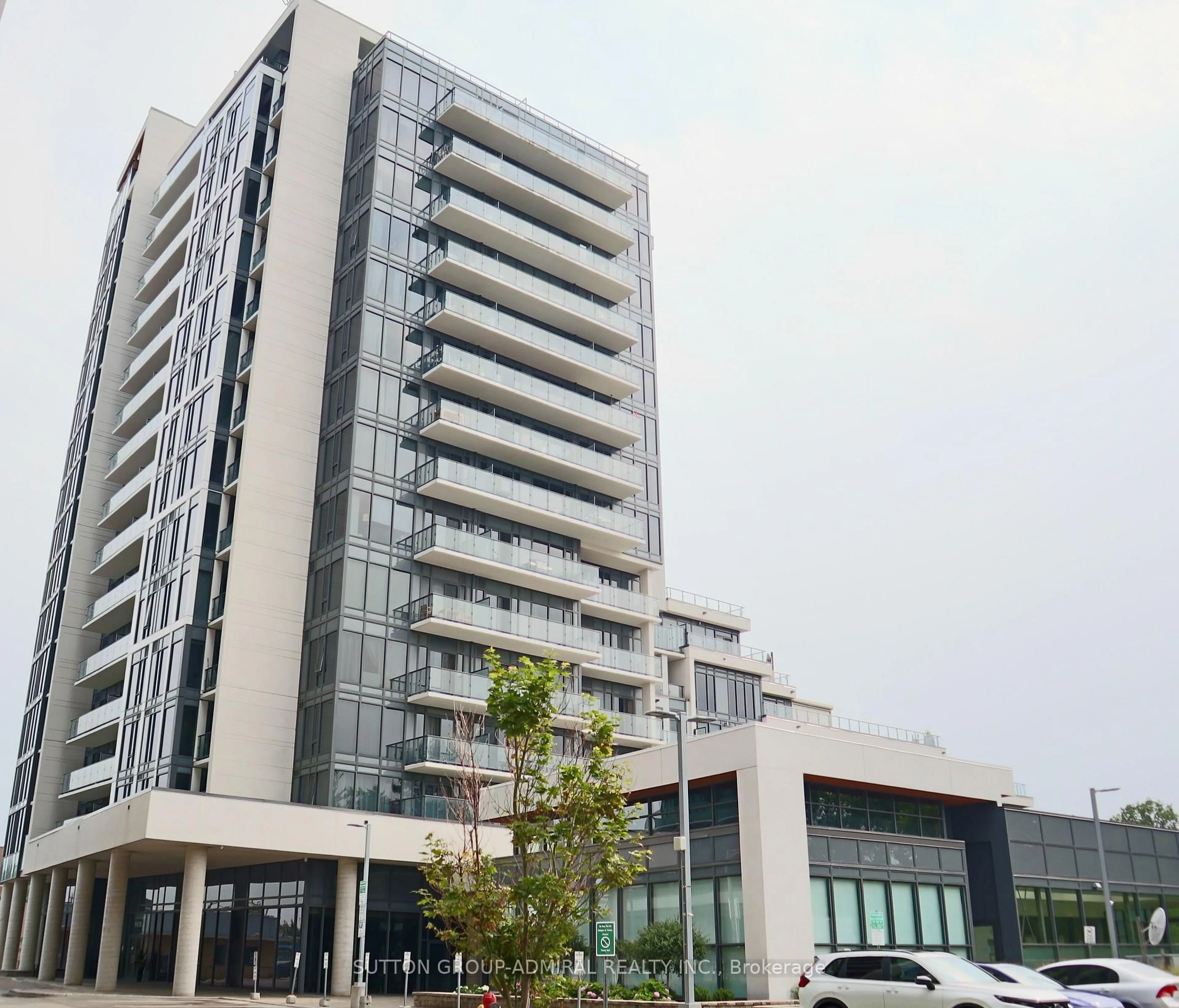 Indoor foyer for 9618 Yonge St #1008, Richmond Hill Ontario L4C 0X5