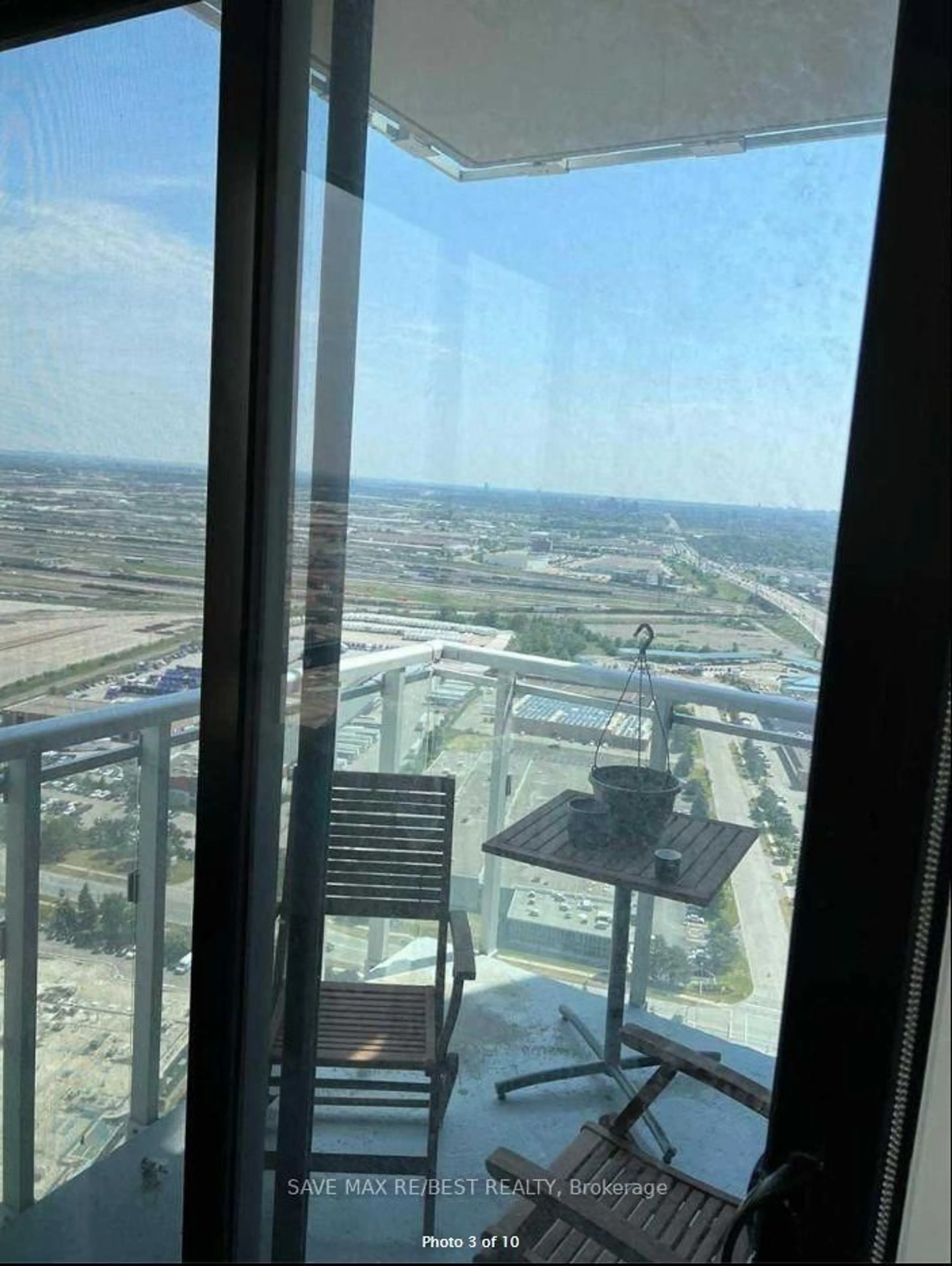 A pic of a room for 2908 Highway 7 Rd #3608, Vaughan Ontario L4K 0K5