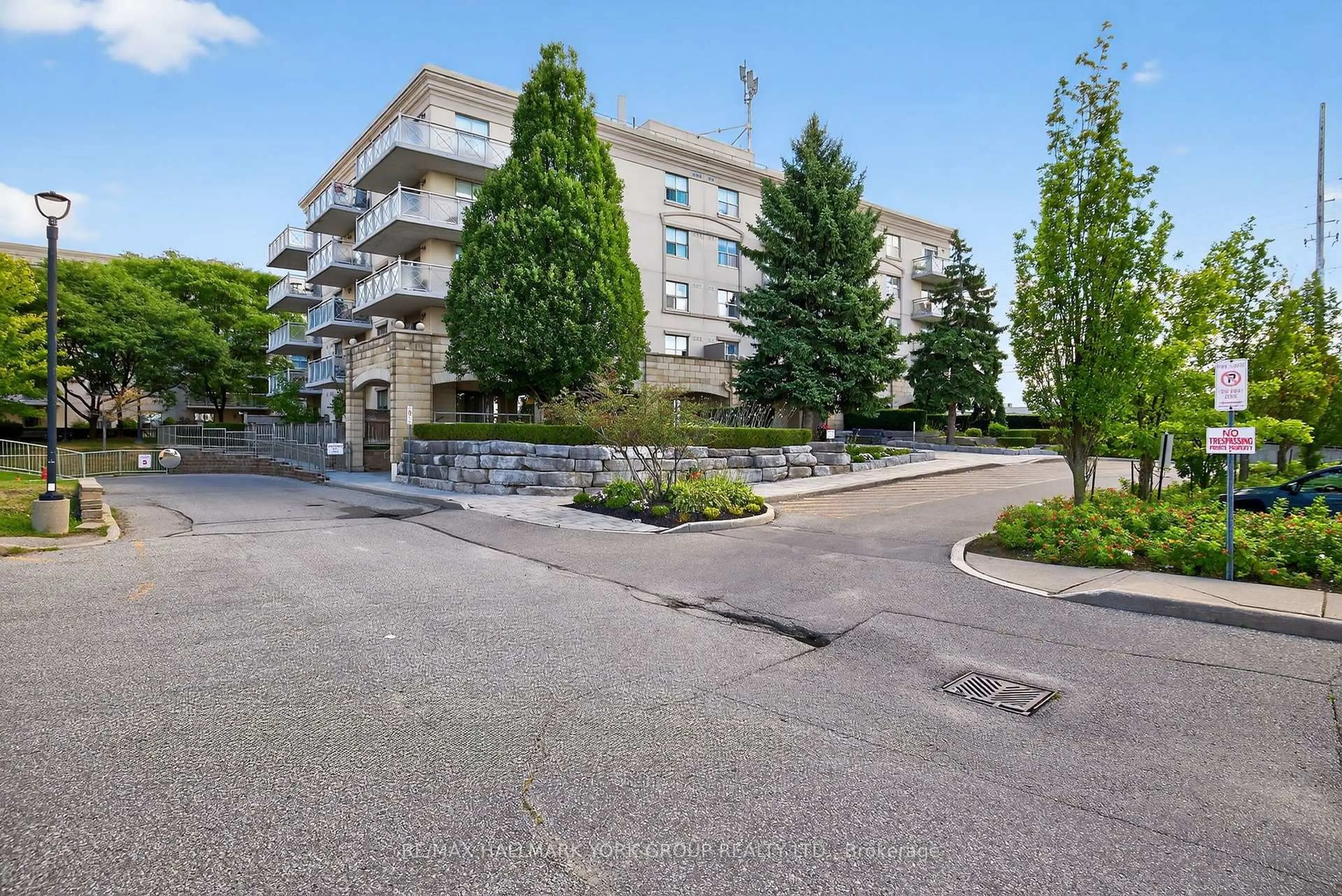 Patio, street for 2500 Rutherford Rd #509, Vaughan Ontario L4K 5N7