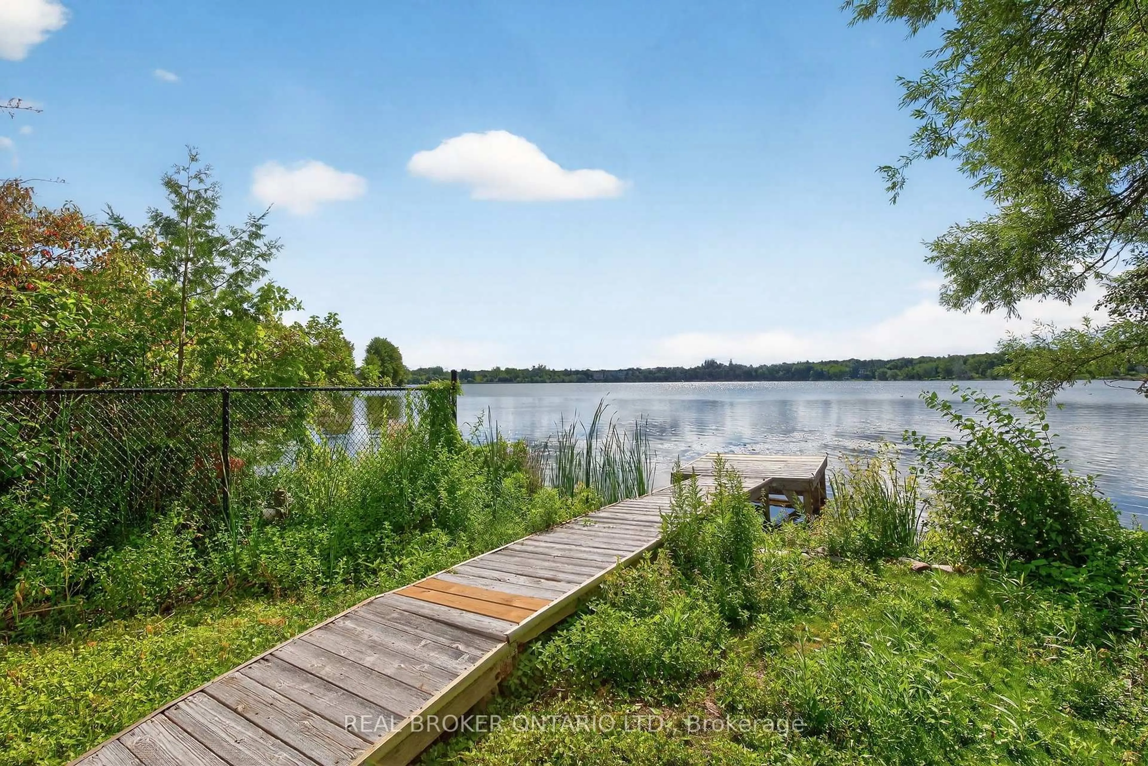 Patio, water/lake/river/ocean view for 429 North Lake Rd, Richmond Hill Ontario L4E 3A7