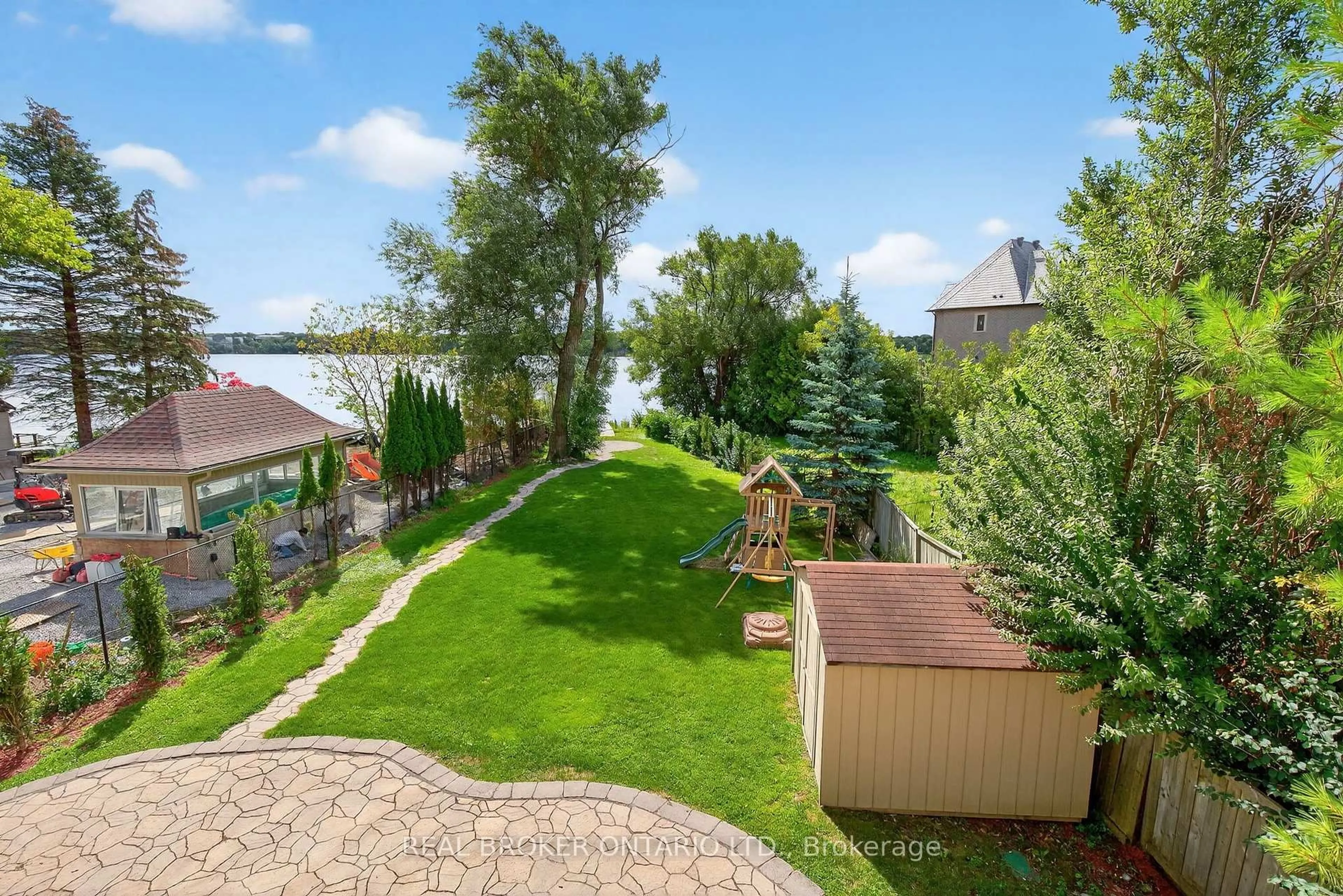 Patio, water/lake/river/ocean view for 429 North Lake Rd, Richmond Hill Ontario L4E 3A7