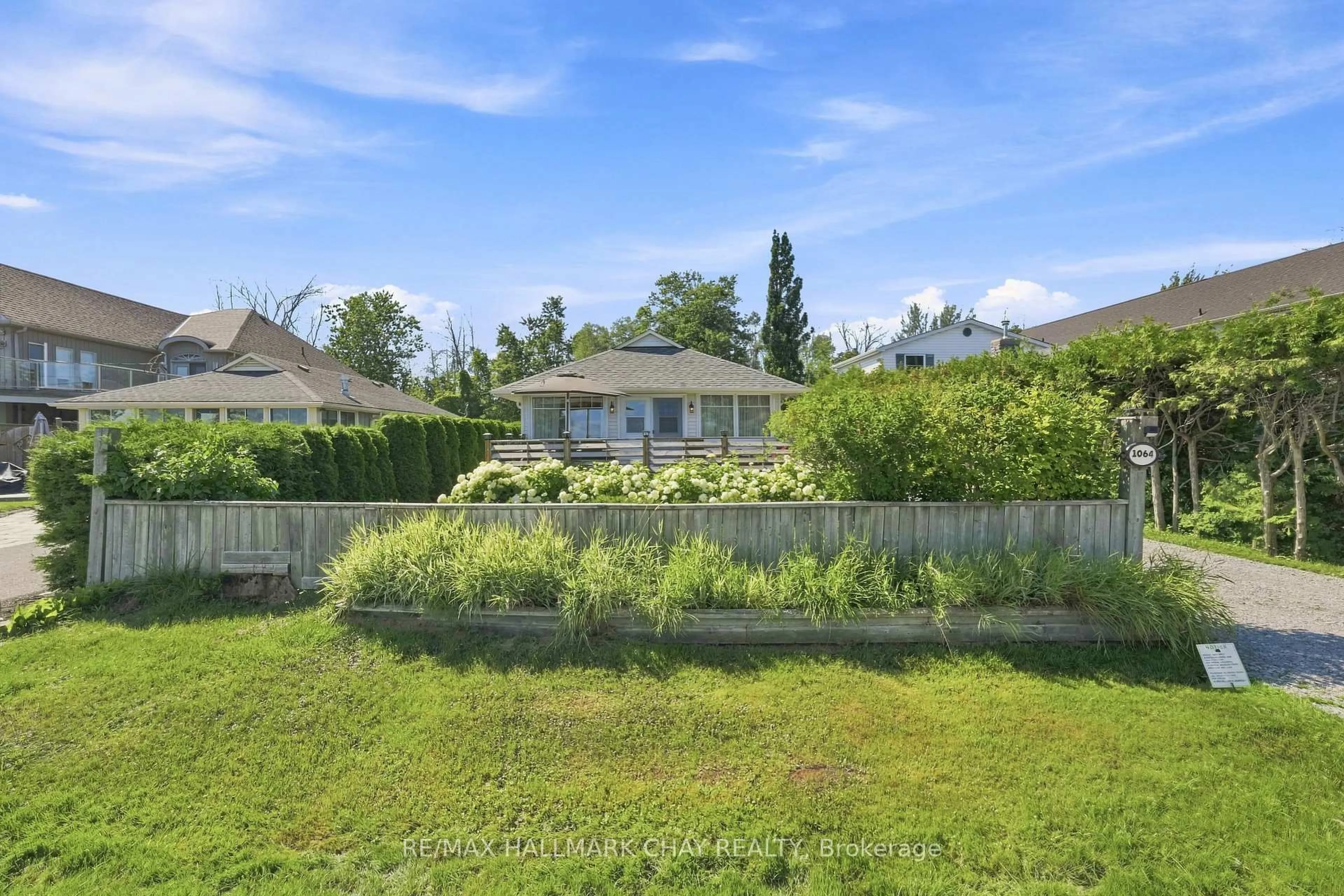 A pic from outside/outdoor area/front of a property/back of a property/a pic from drone, unknown for 1064 Wisker Ave, Innisfil Ontario L0L 1W0