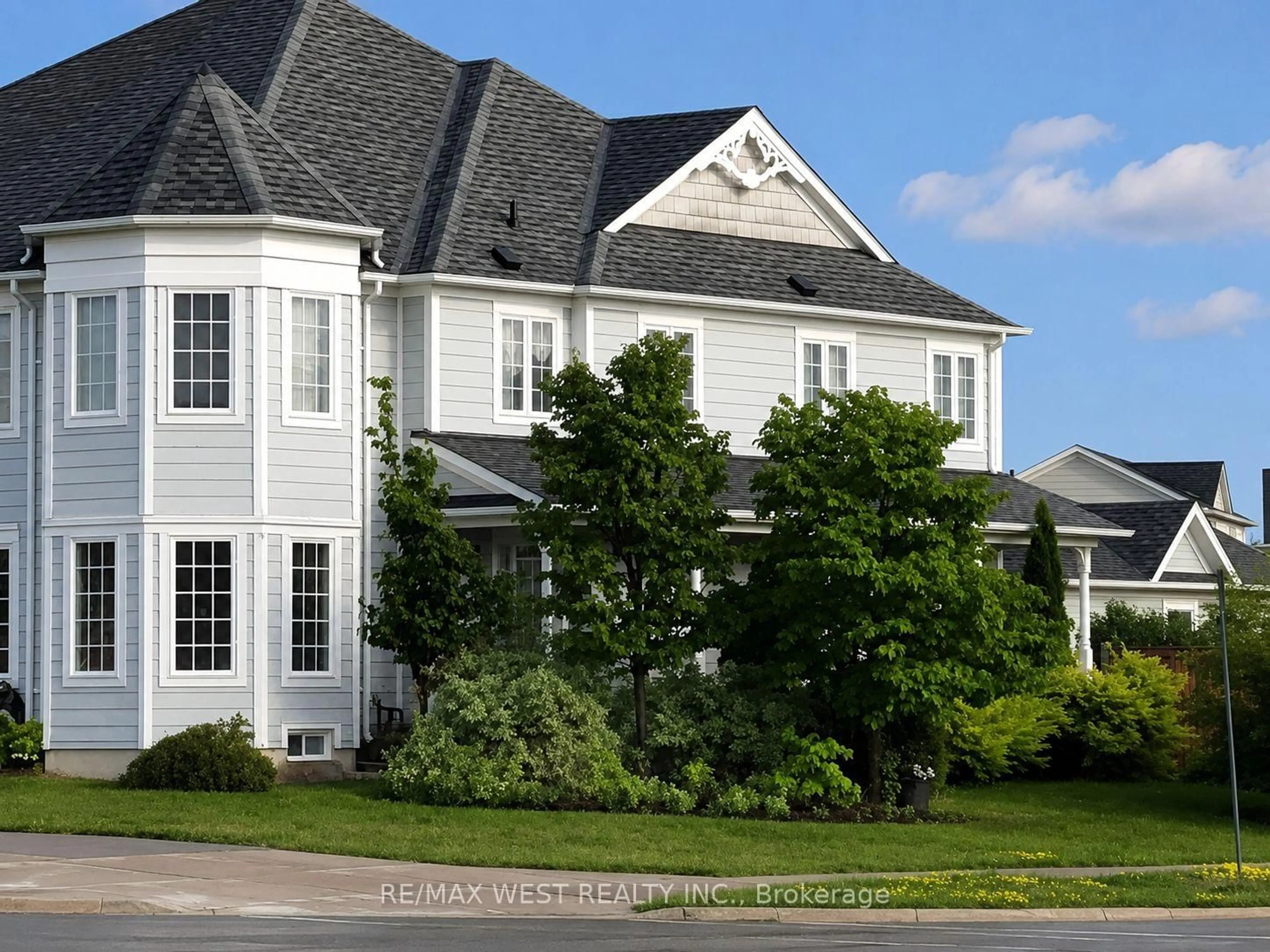 Home with vinyl exterior material, unknown for 168 Gas Lamp Lane, Markham Ontario L6B 1K5