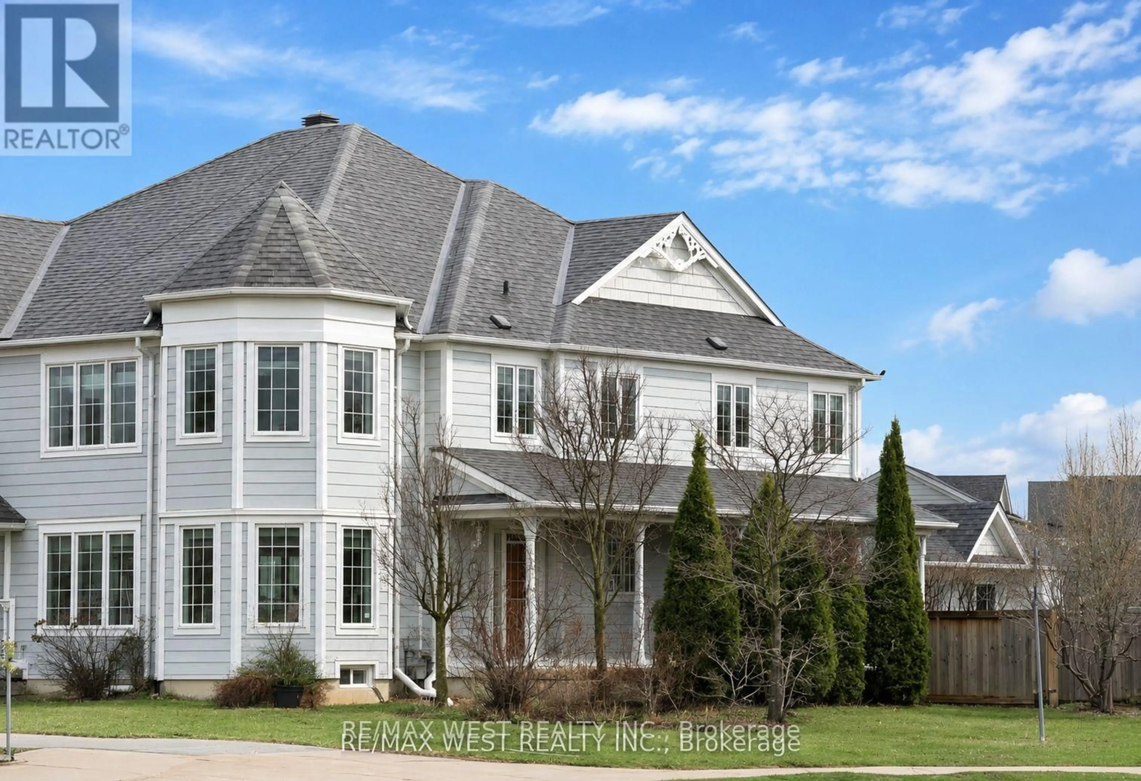 Home with vinyl exterior material, street for 168 Gas Lamp Lane, Markham Ontario L6B 1K5