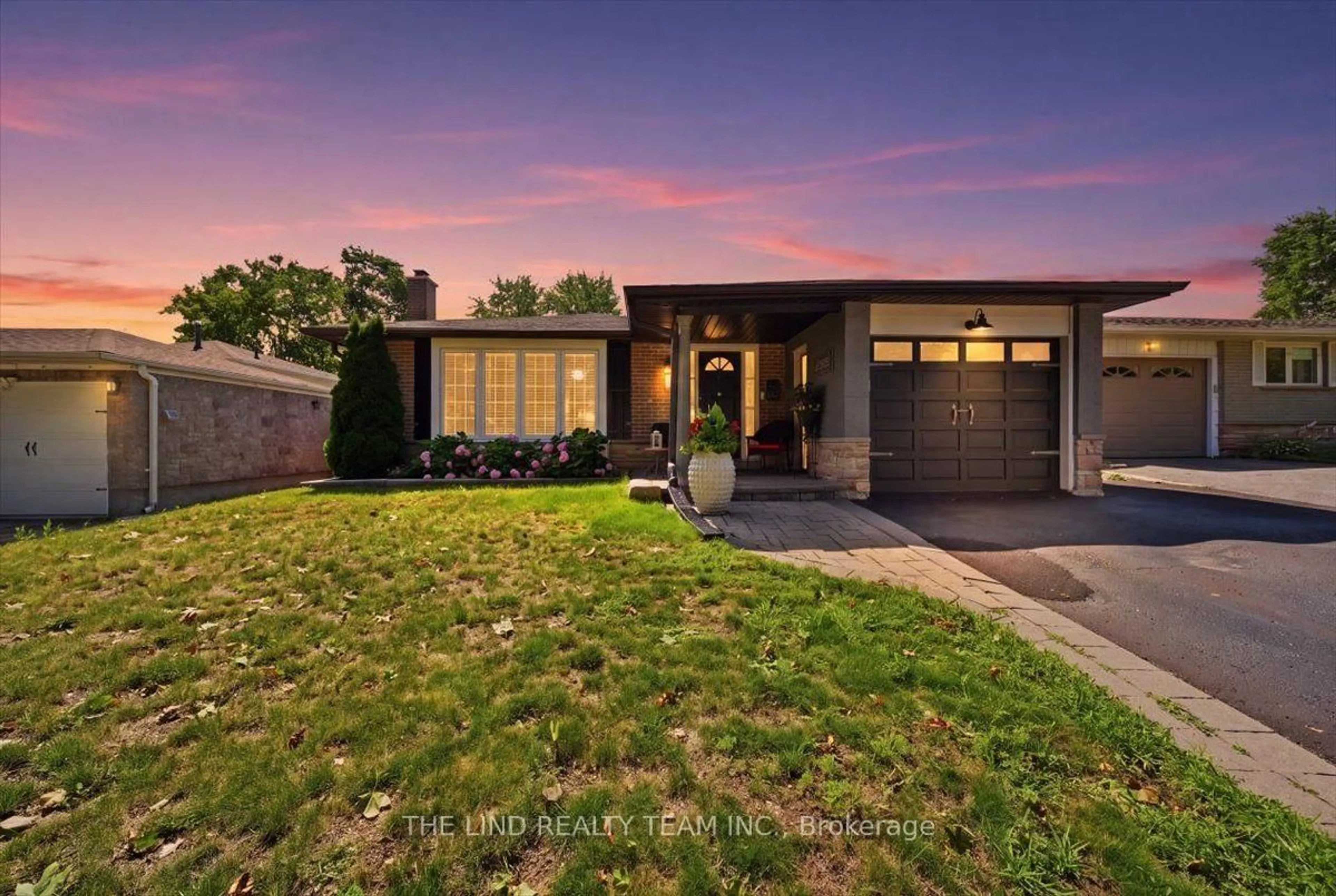 Home with brick exterior material, street for 163 Orchard Heights Blvd, Aurora Ontario L4G 3A3