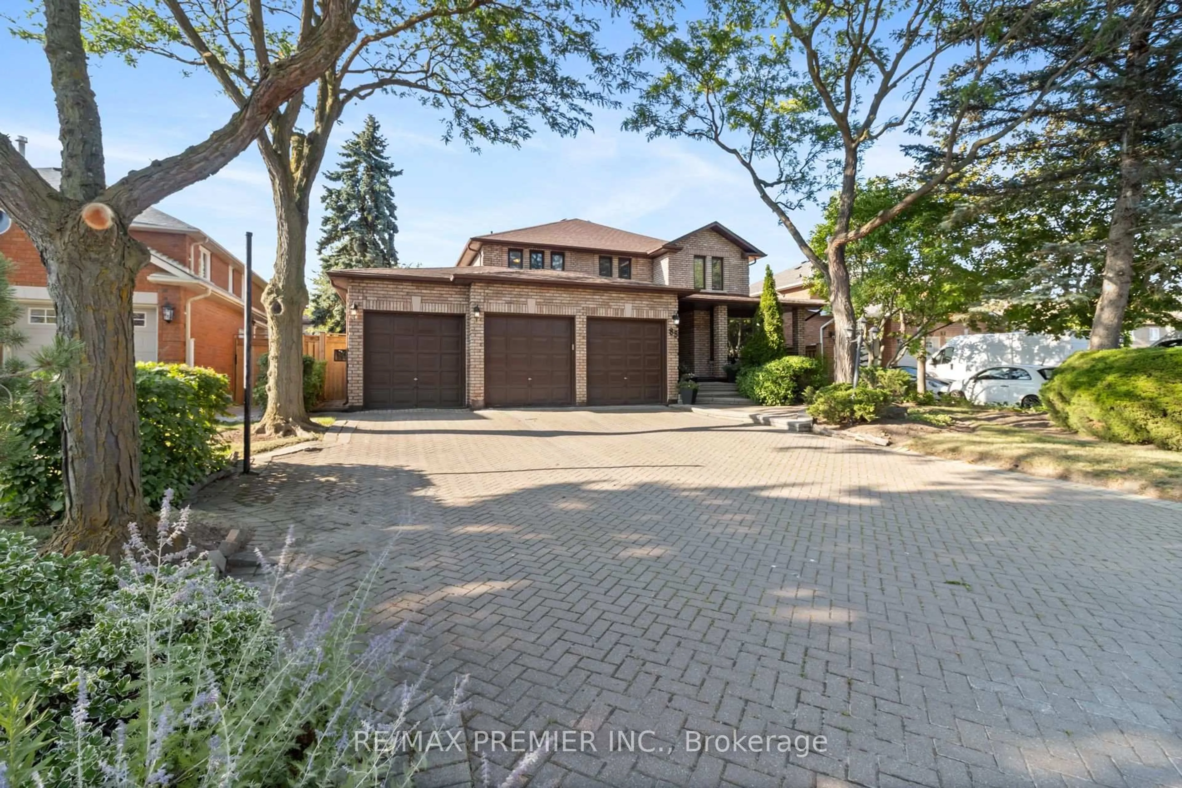 Unknown for 85 Calgary Gdns, Vaughan Ontario L4L 8B3