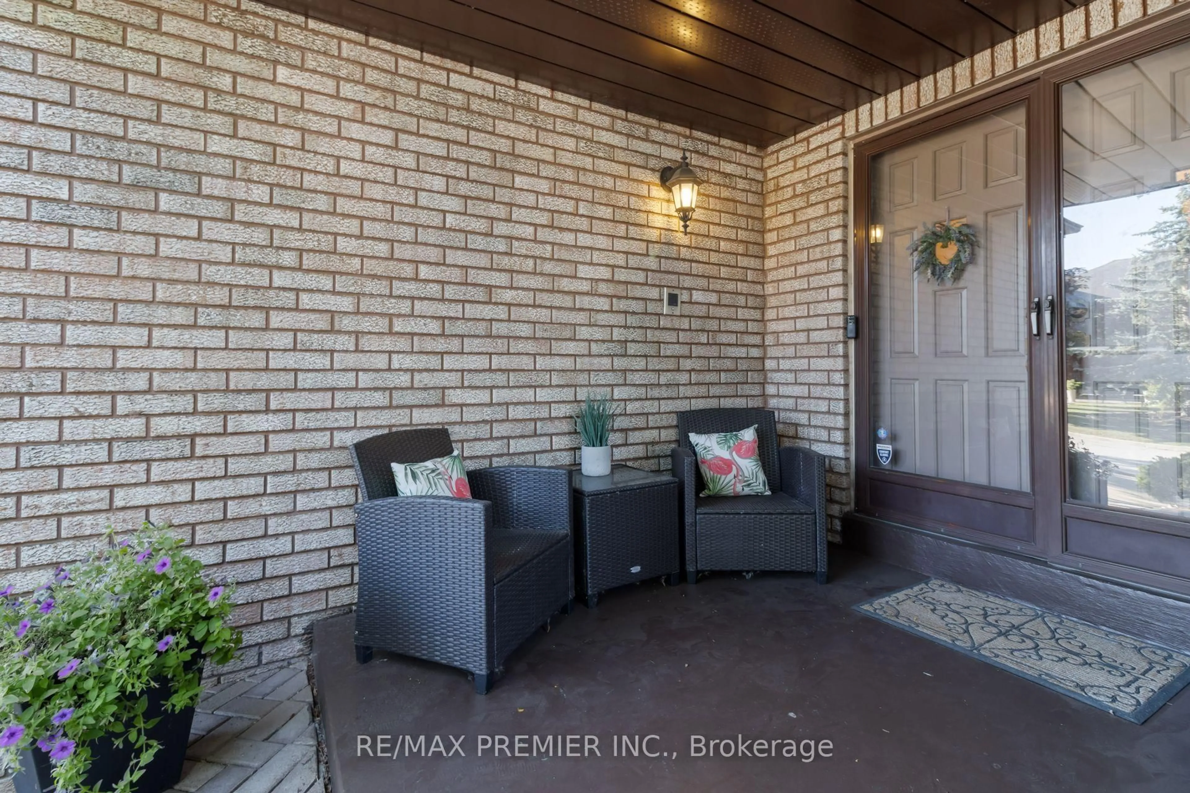 Unknown for 85 Calgary Gdns, Vaughan Ontario L4L 8B3