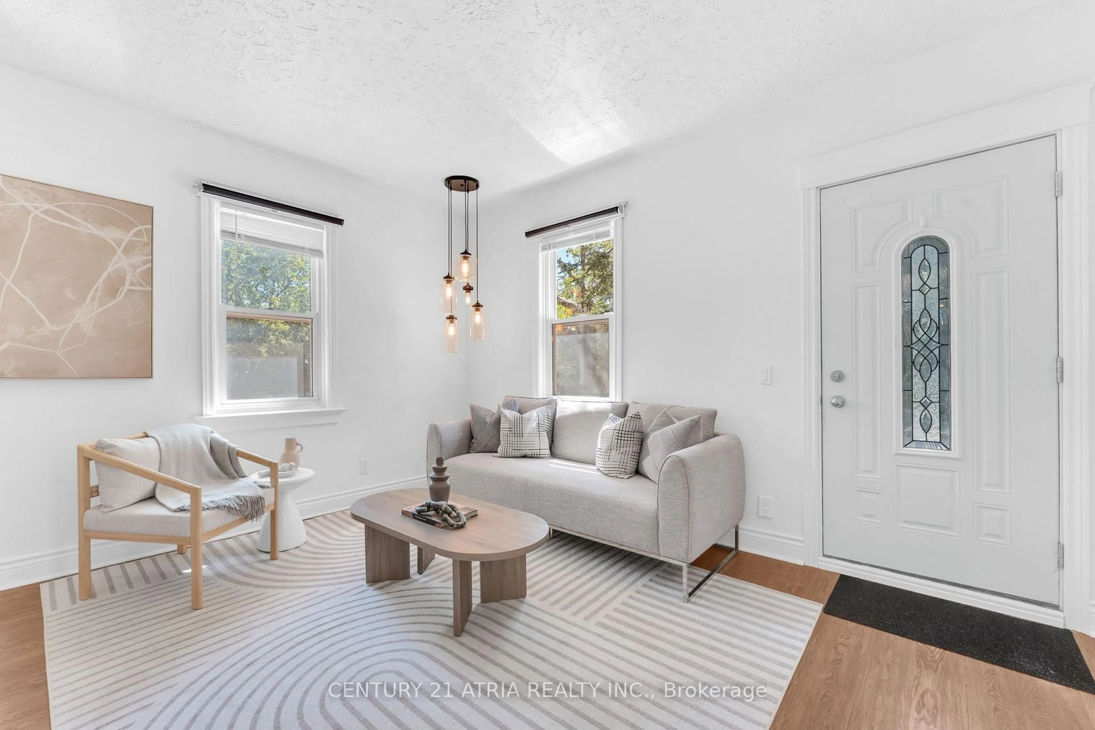 Living room with furniture, unknown for 609 Pearson St, Newmarket Ontario L3Y 1G4