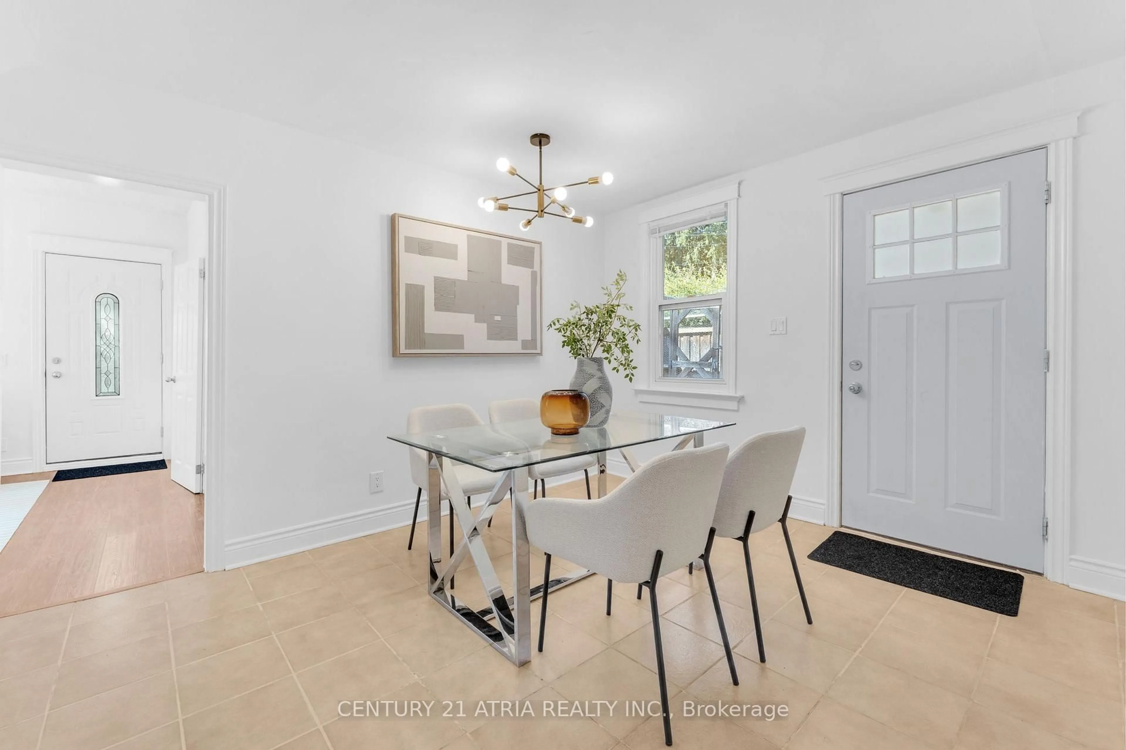 Dining room, unknown for 609 Pearson St, Newmarket Ontario L3Y 1G4