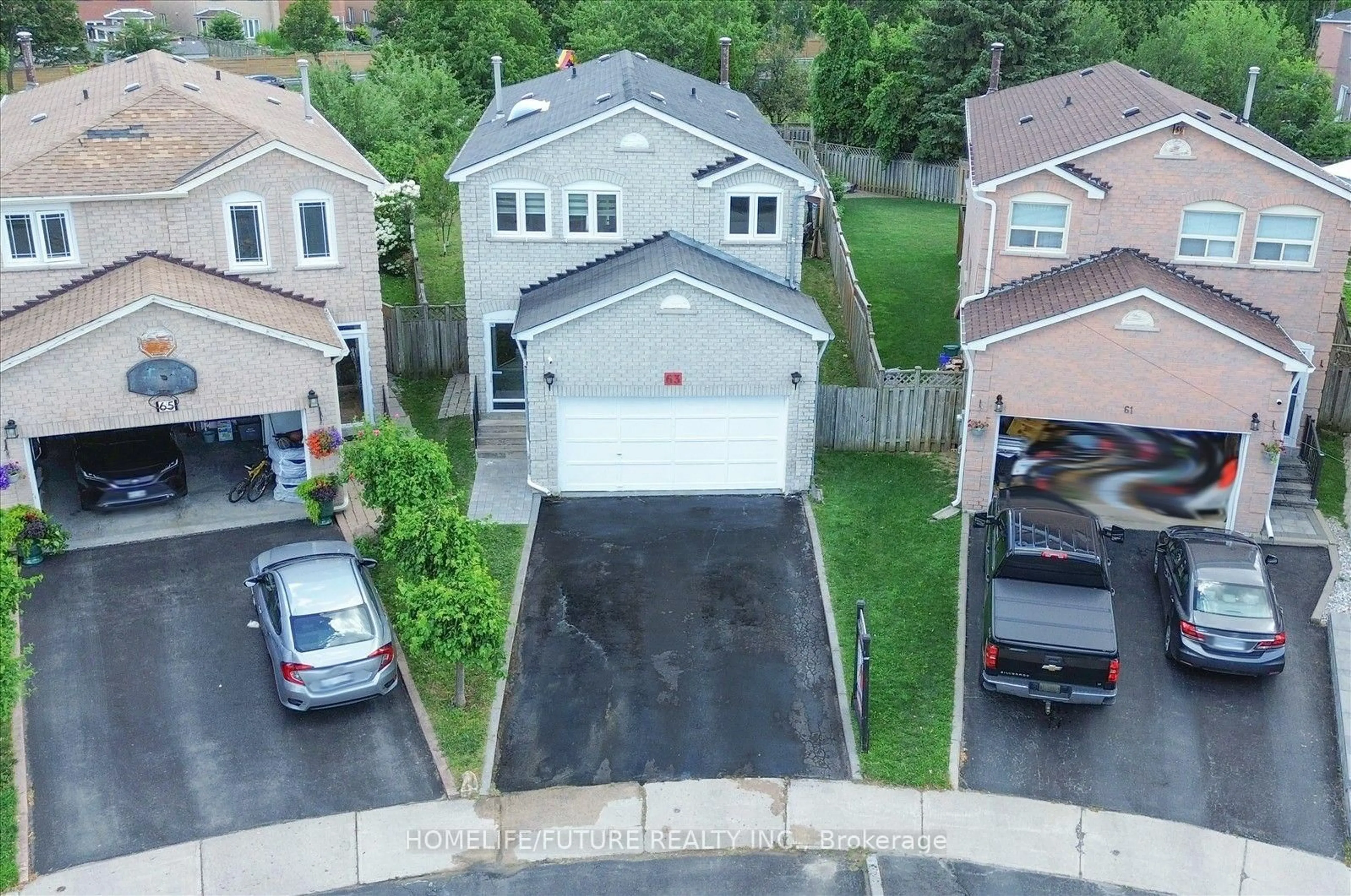 A pic from outside/outdoor area/front of a property/back of a property/a pic from drone, street for 63 Chloe Cres, Markham Ontario L3S 2H8