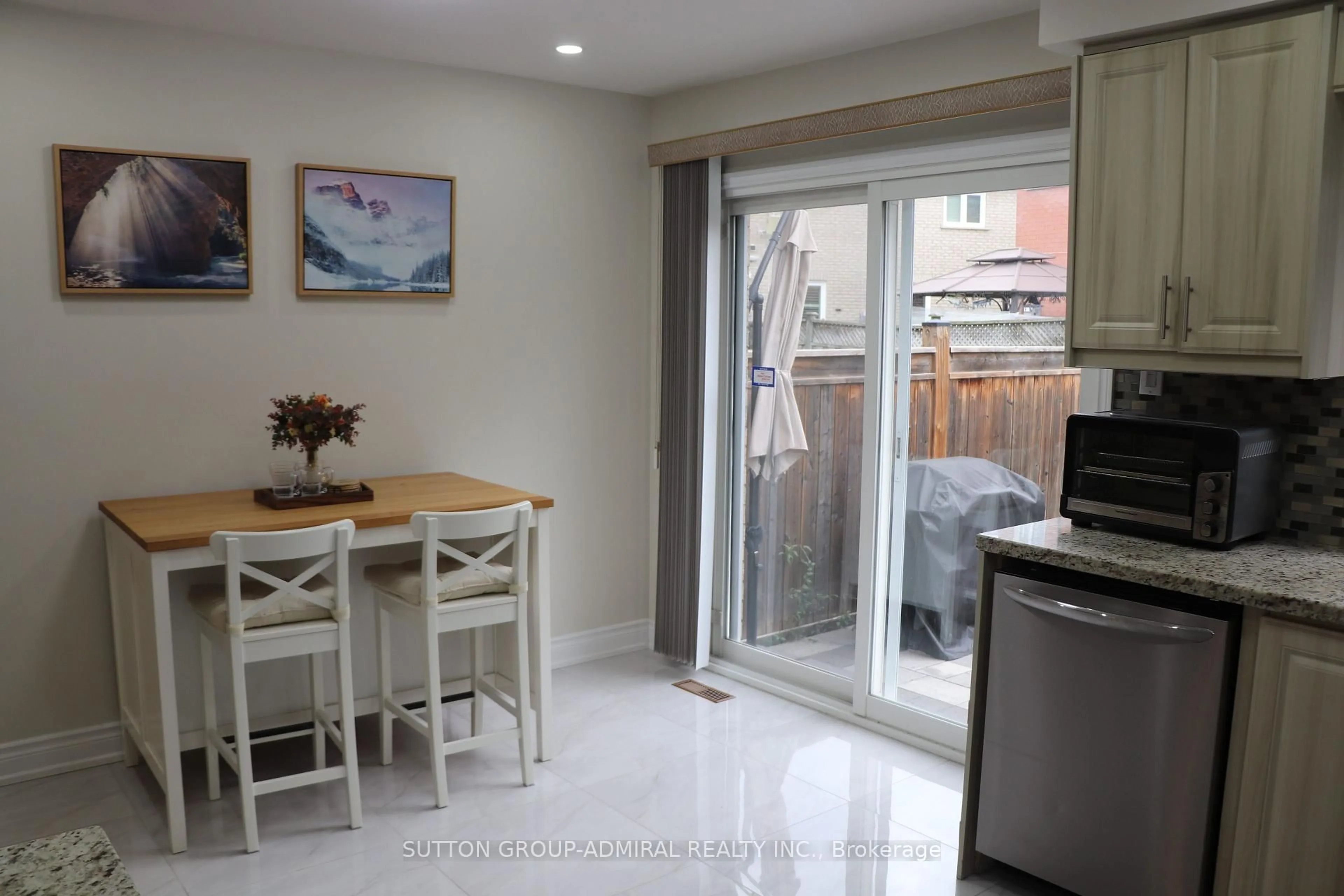 Standard kitchen, unknown for 15 Apollo Rd, Markham Ontario L3S 4G8