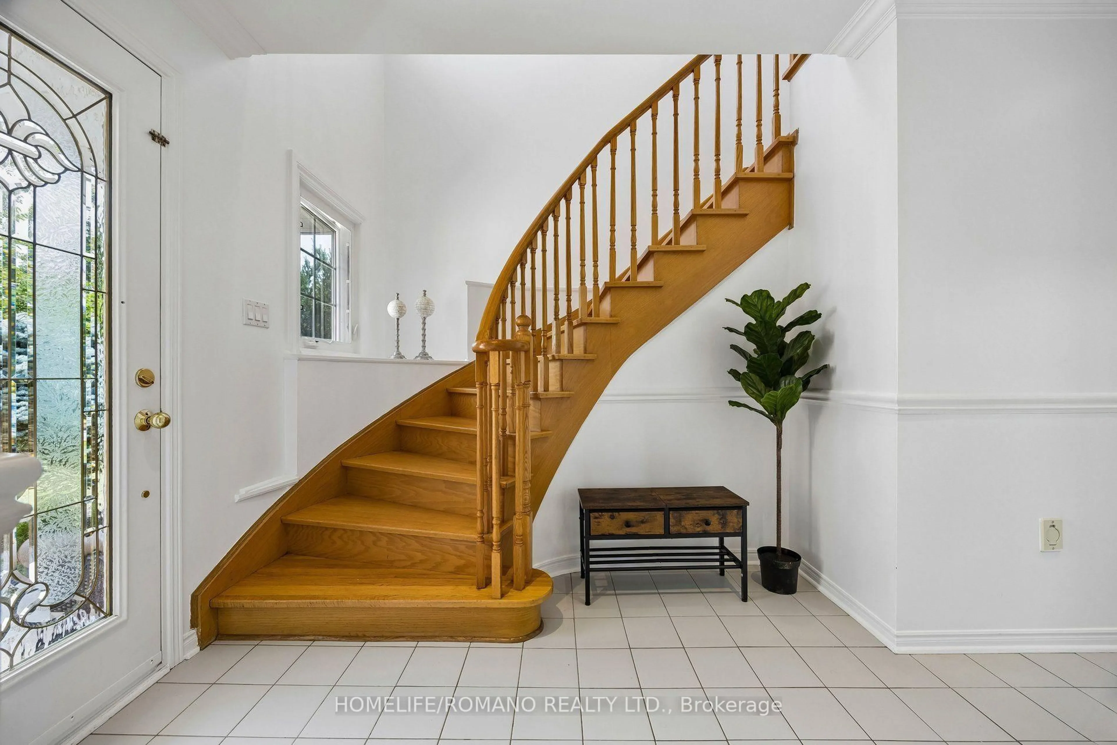 Stairs for 54 Links Rd, Vaughan Ontario L6A 1L4