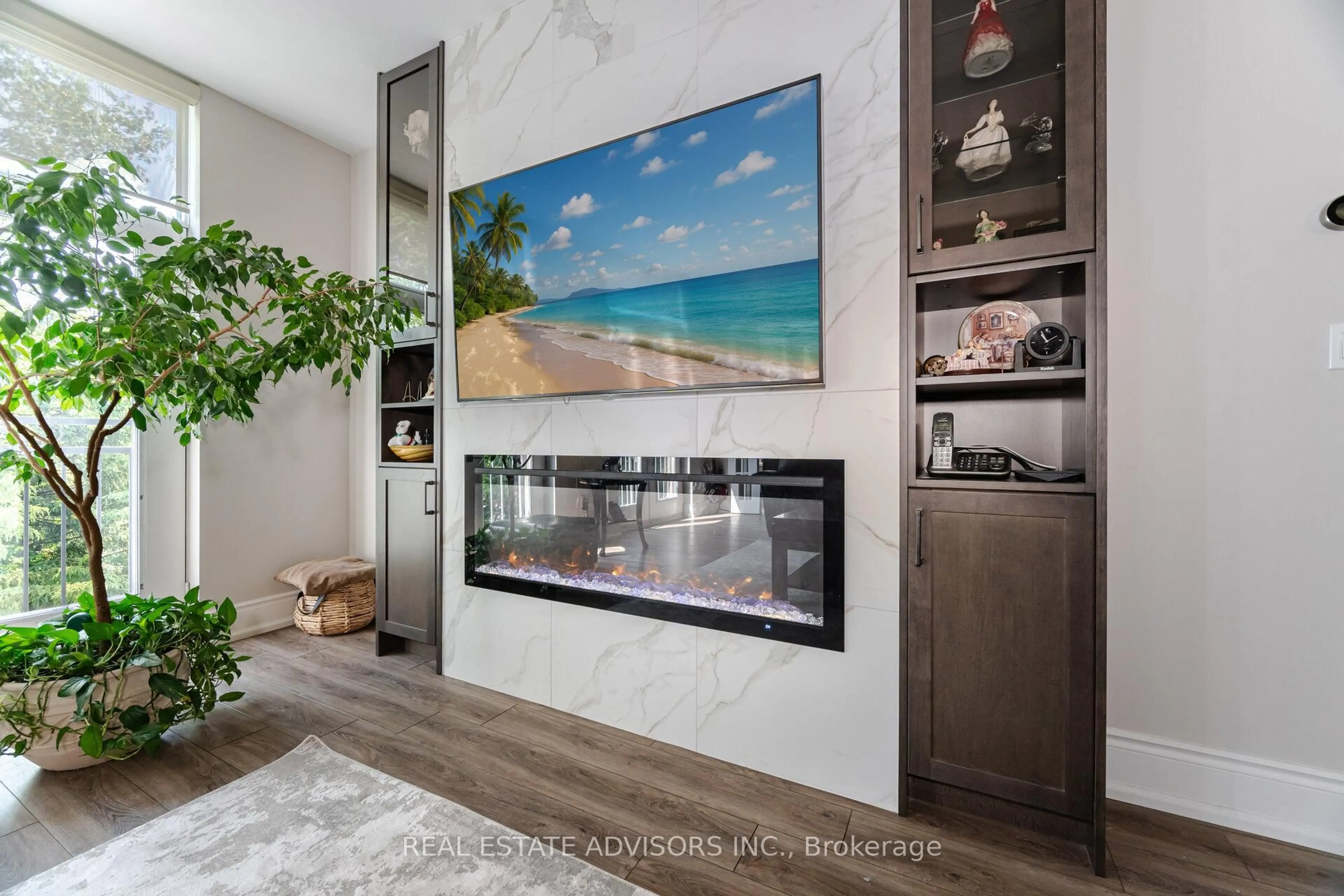Home theater for 53 Woodbridge Ave #313, Vaughan Ontario L4L 9K9