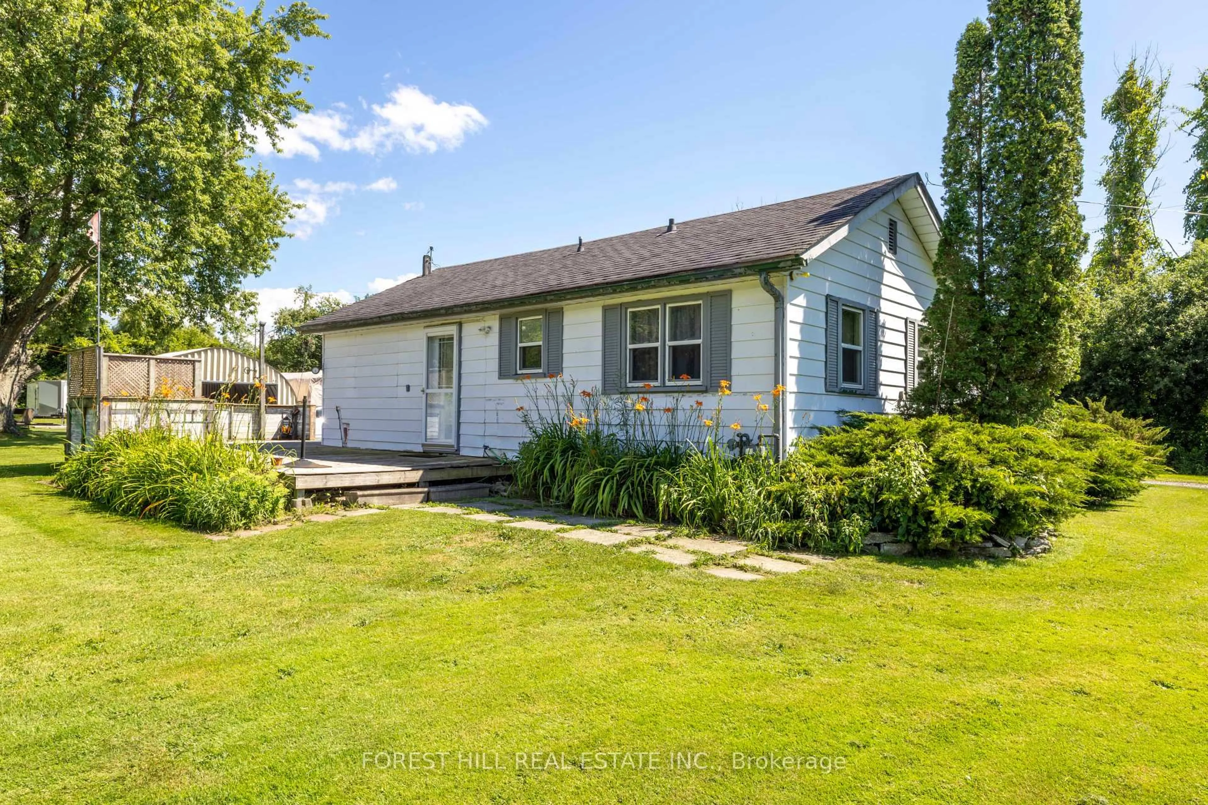Home with vinyl exterior material, street for 25955 Maple Beach Rd, Brock Ontario L0K 1A0