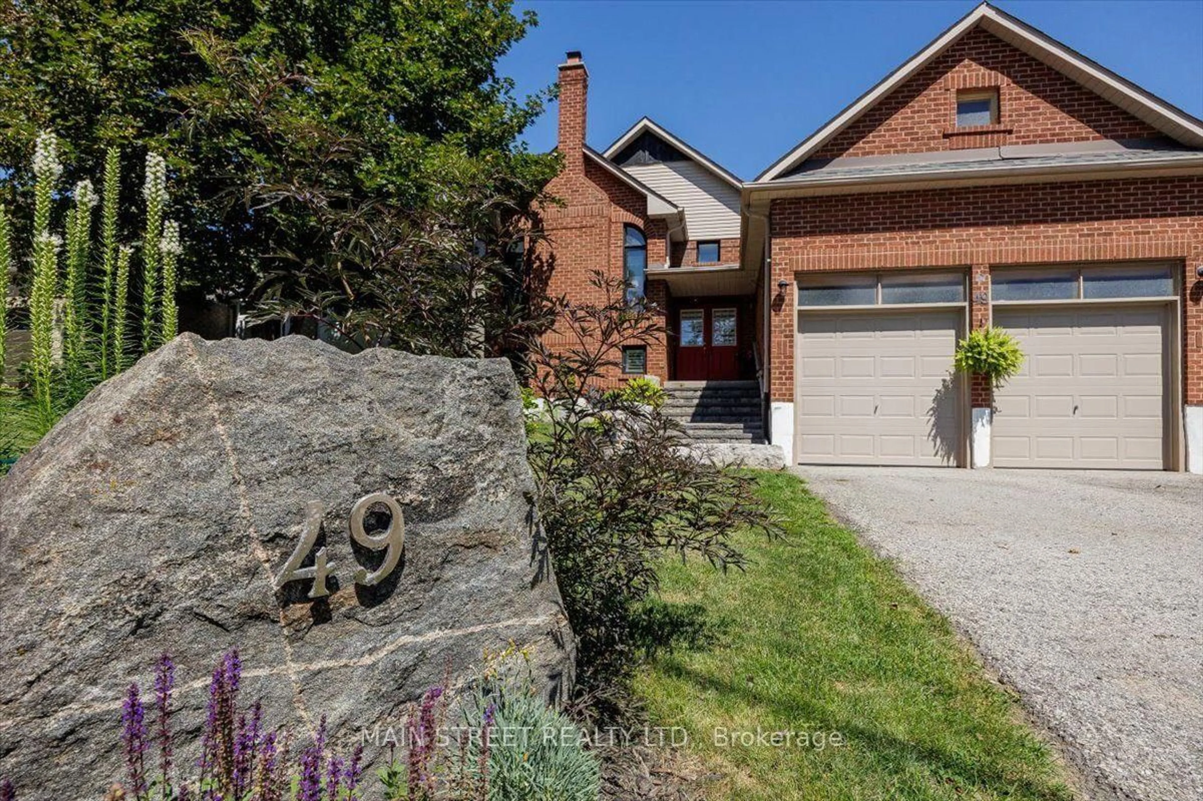 Home with brick exterior material, street for 49 Circle Ridge Dr, Georgina Ontario L4P 2H2