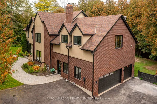 1 Foxlair Crt, Whitchurch-Stouffville 5