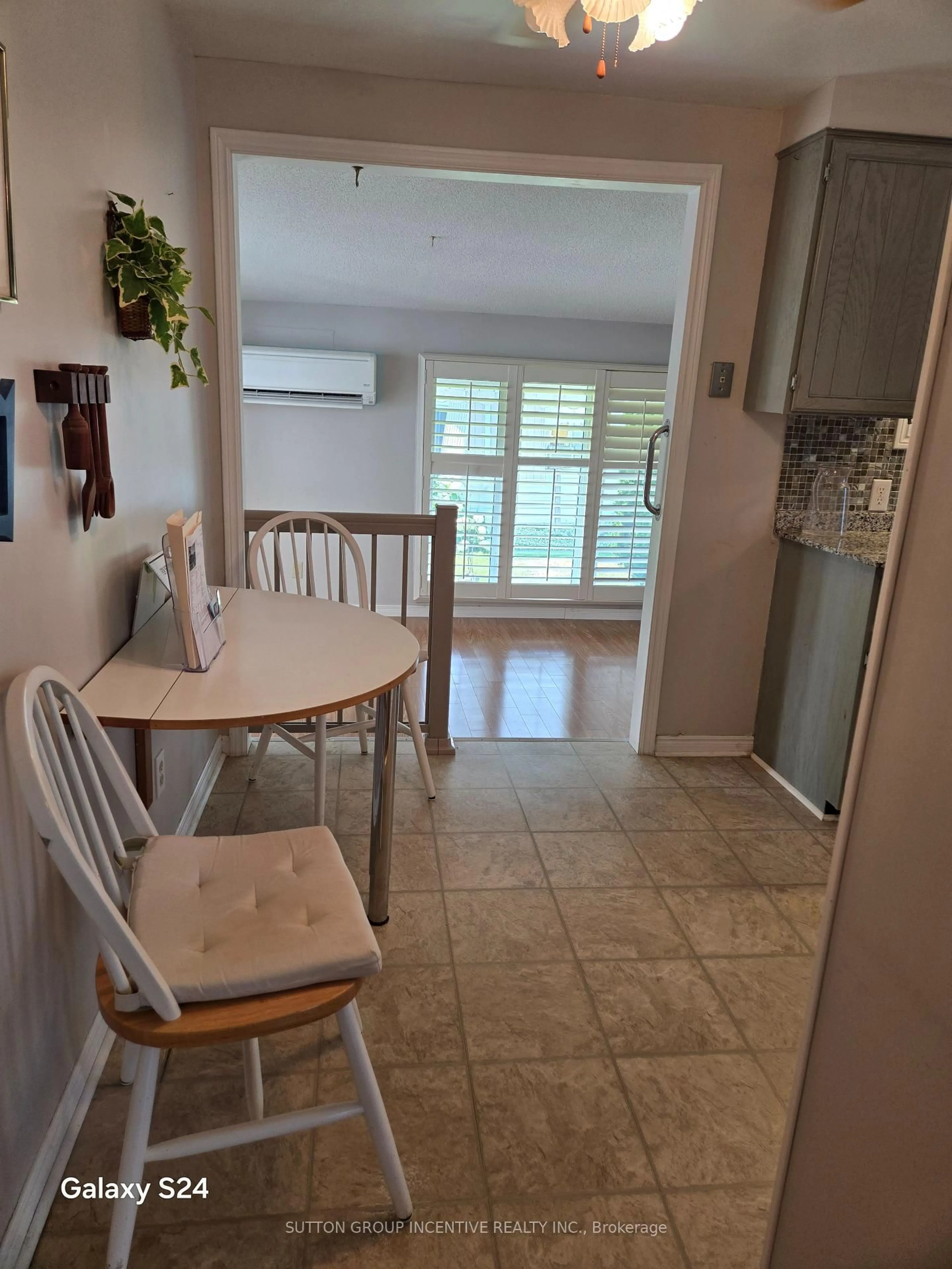 A pic of a room for 36 Weeping Willow Dr, Innisfil Ontario L9S 1P1