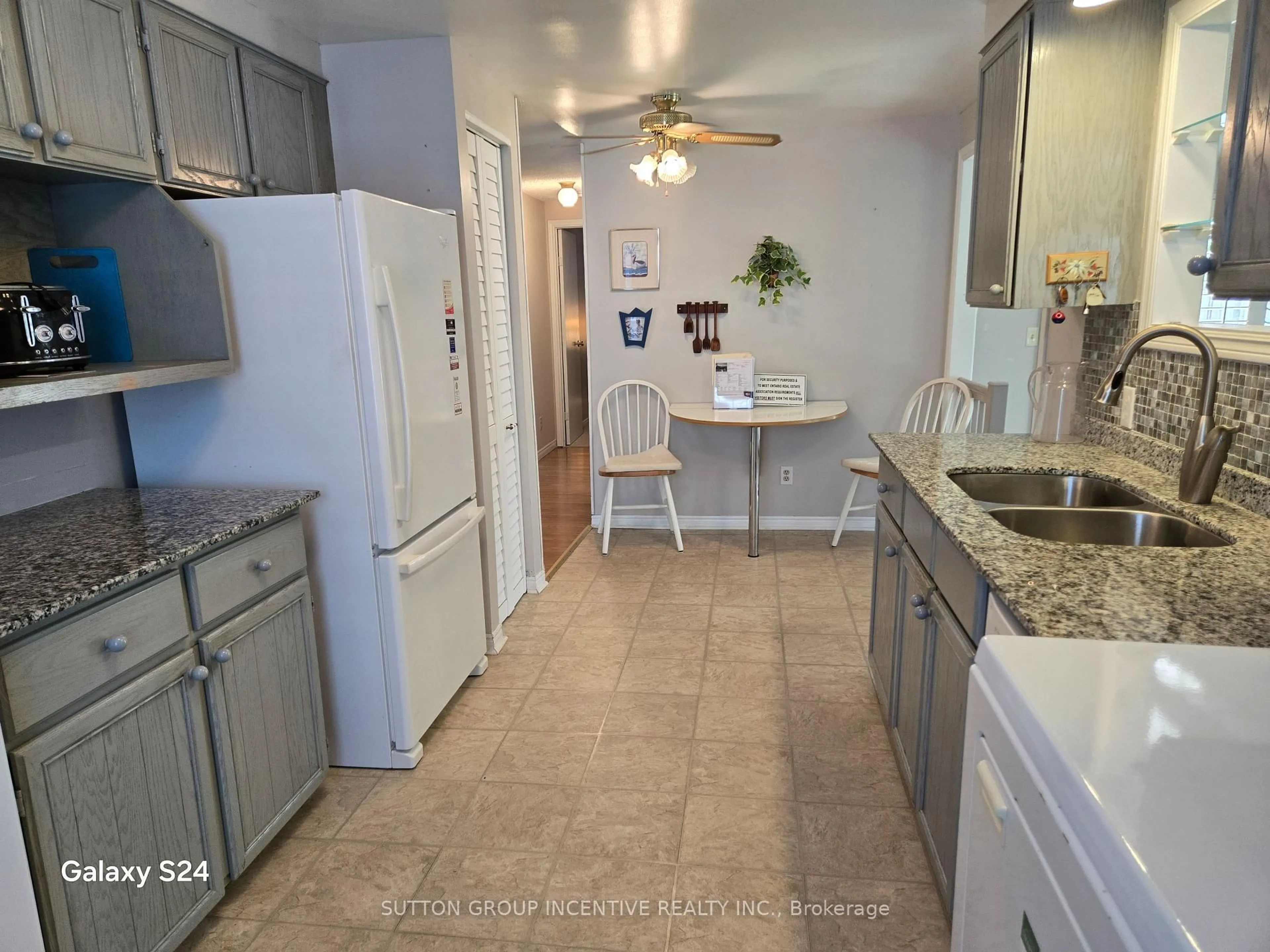 Unknown for 36 Weeping Willow Dr, Innisfil Ontario L9S 1P1