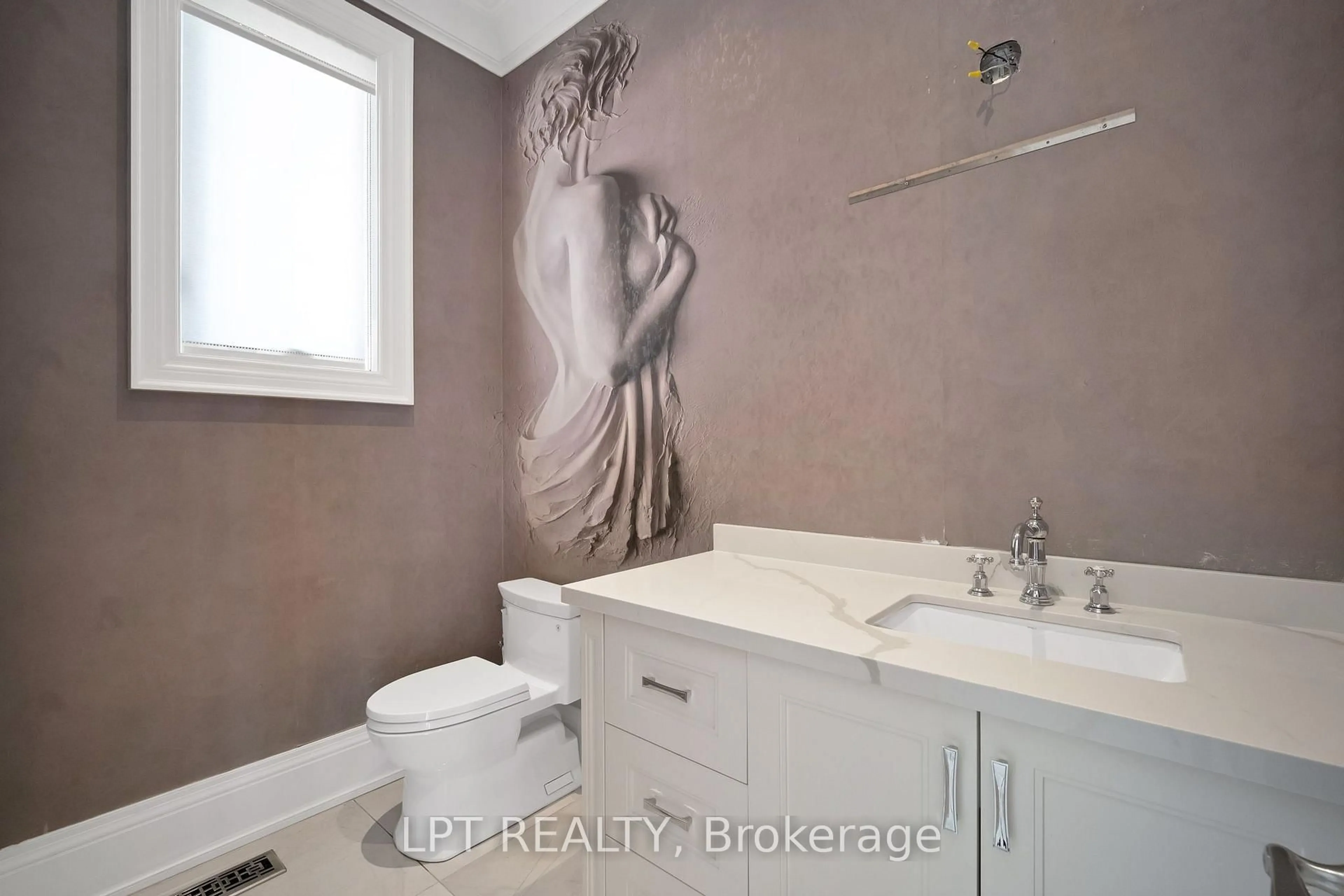 Contemporary bathroom, ceramic/tile floor for 2 Poplar Dr, Richmond Hill Ontario L4E 2W5
