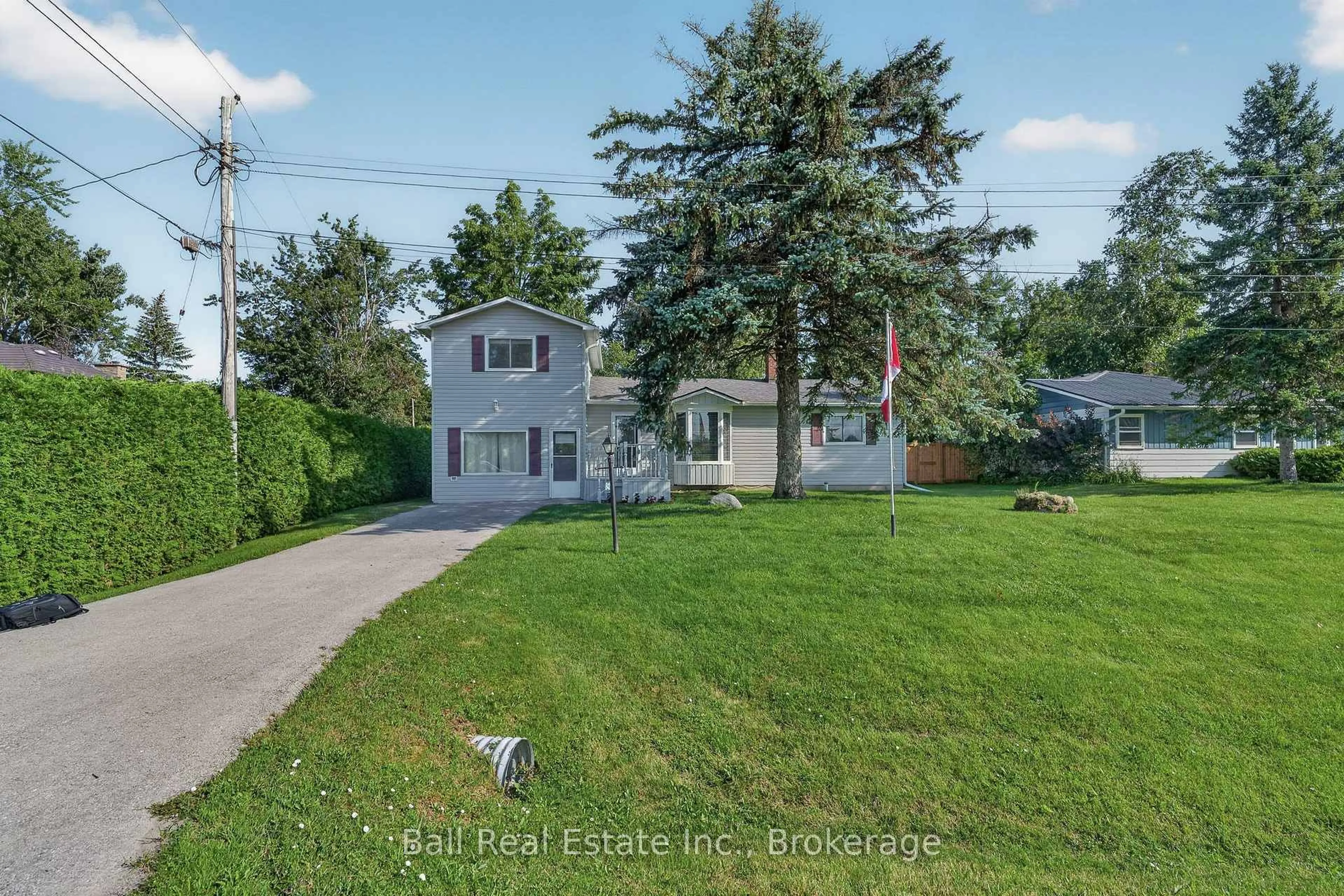 A pic from outside/outdoor area/front of a property/back of a property/a pic from drone, street for 42 Maplewood Ave, Brock Ontario L0K 1A0