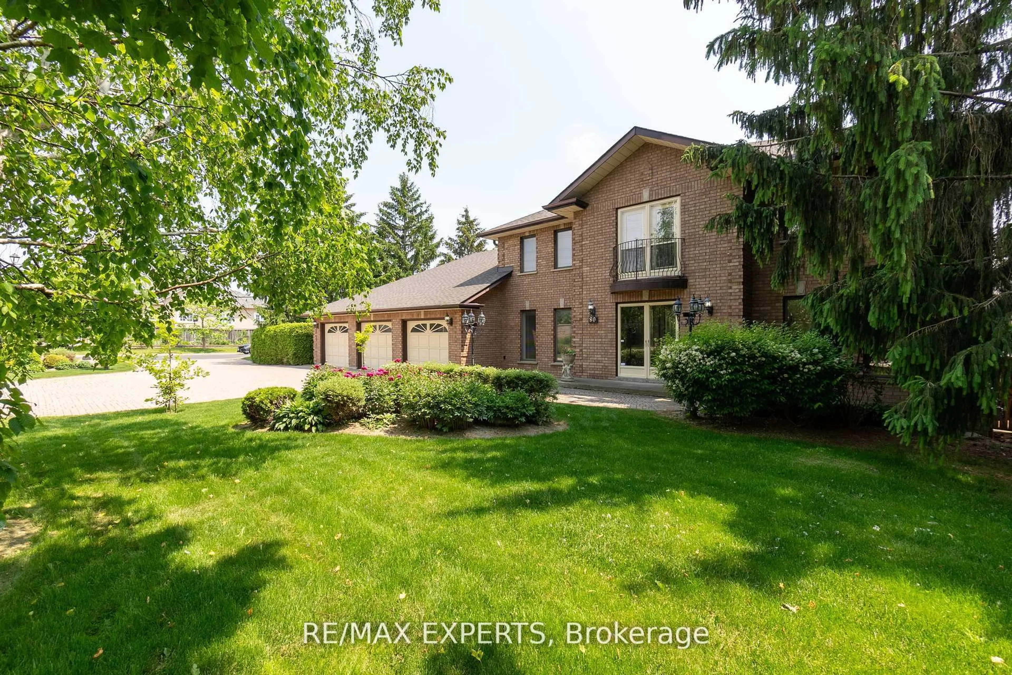 A pic from outside/outdoor area/front of a property/back of a property/a pic from drone, street for 80 Colucci Dr, Vaughan Ontario L4L 9A6