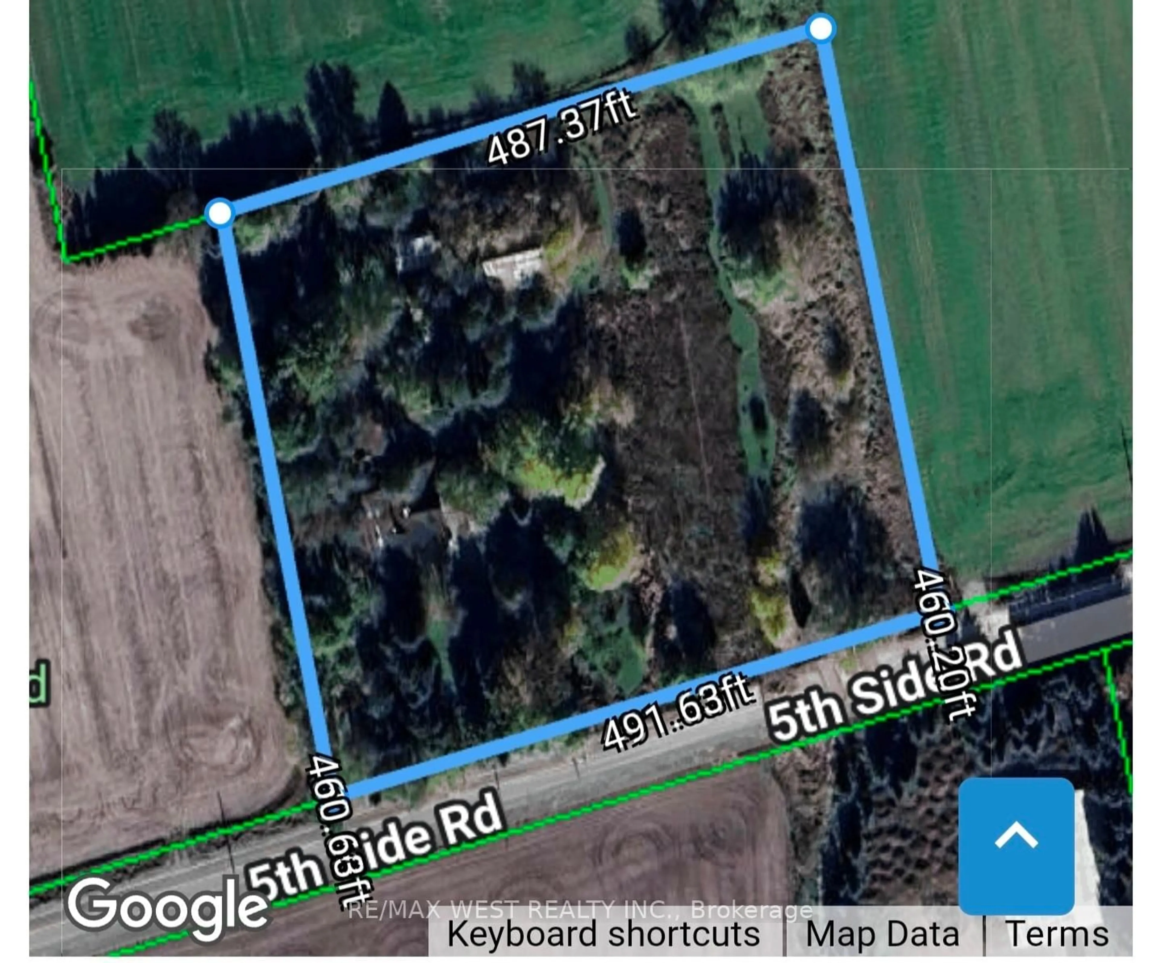 A pic from outside/outdoor area/front of a property/back of a property/a pic from drone, building for 6536 5th Sdrd, Essa Ontario L9R 1V2