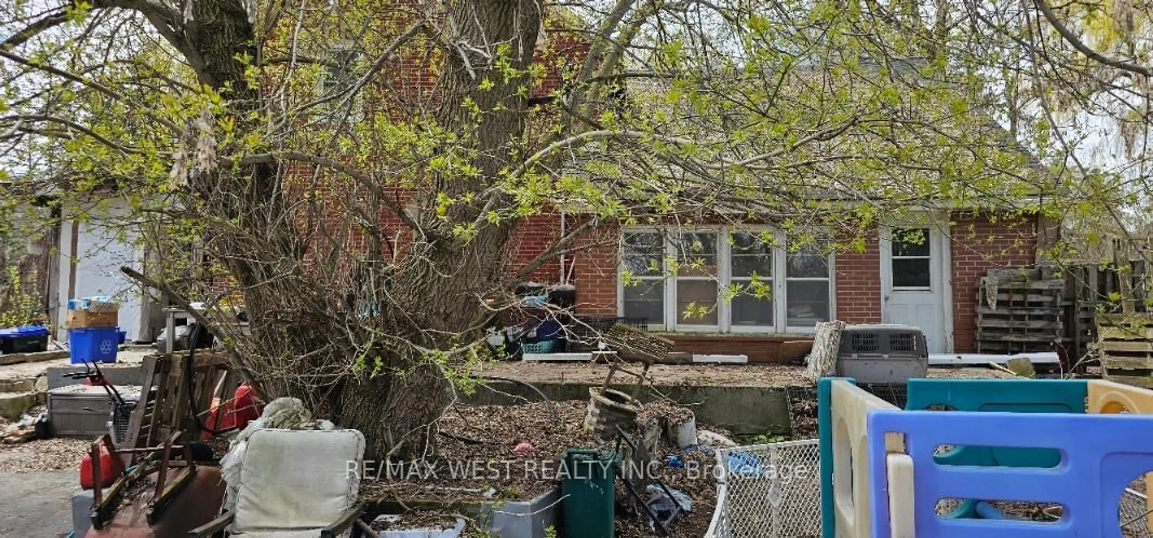 Unknown for 6536 5th Sdrd, Essa Ontario L9R 1V2