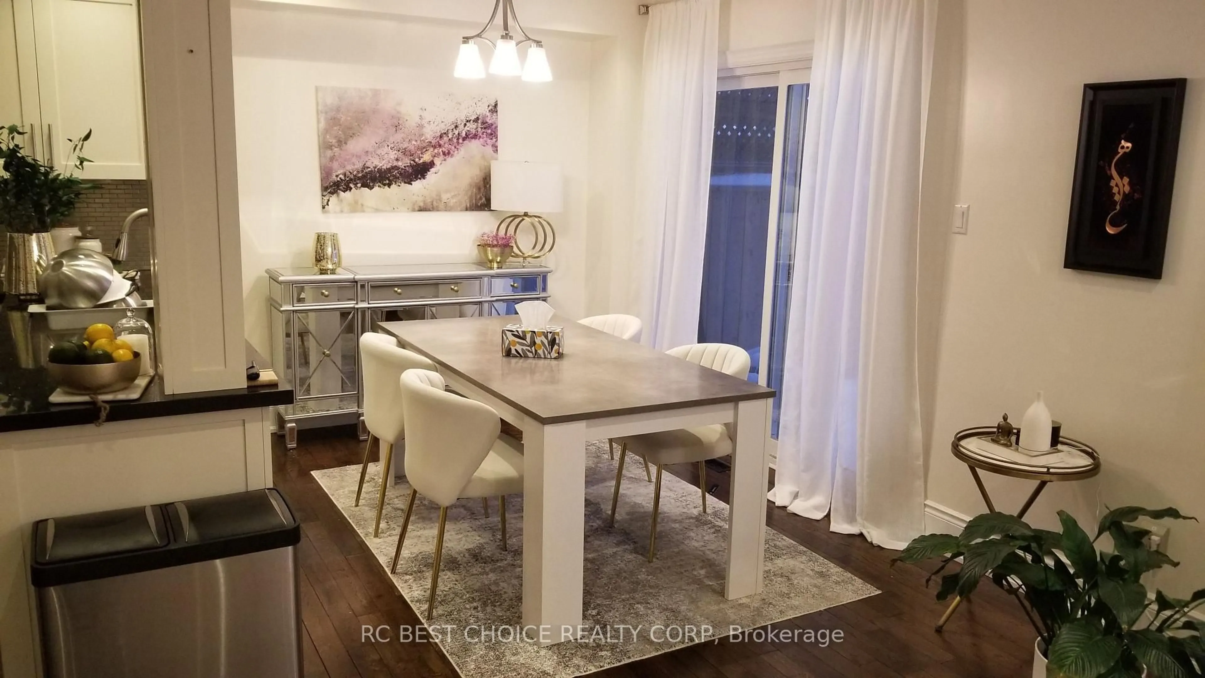 Dining room, wood/laminate floor for 68 Carron Ave, Vaughan Ontario L6A 1Y6