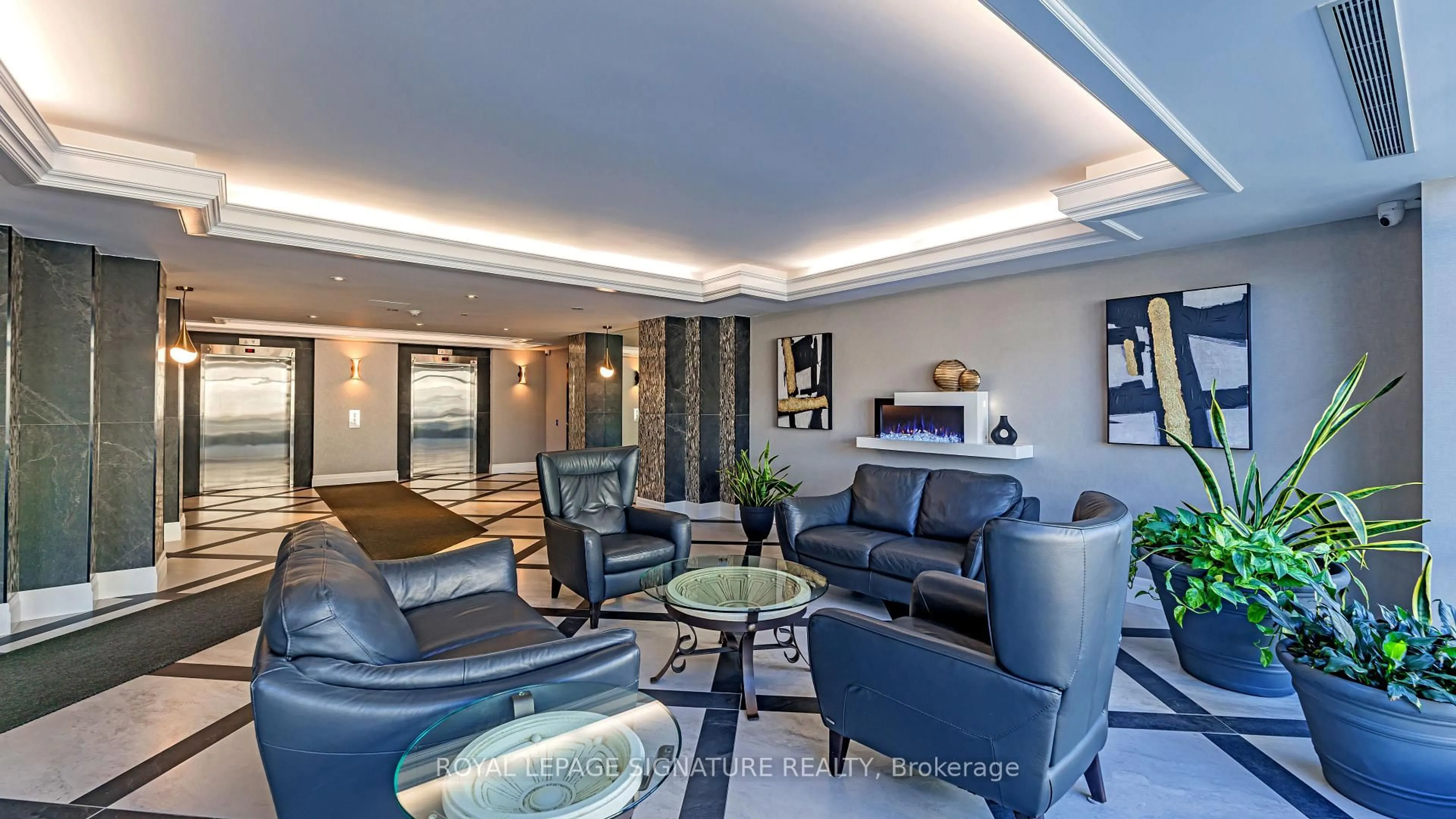 Lobby for 175 Cedar Ave #212, Richmond Hill Ontario L4C 9V3