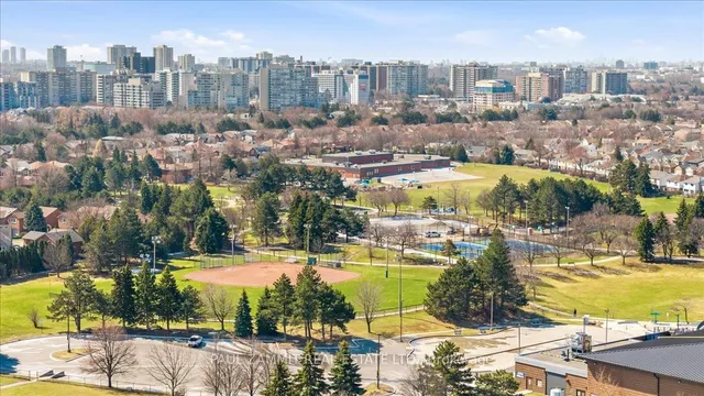 333 Clark Ave #103, Vaughan 4